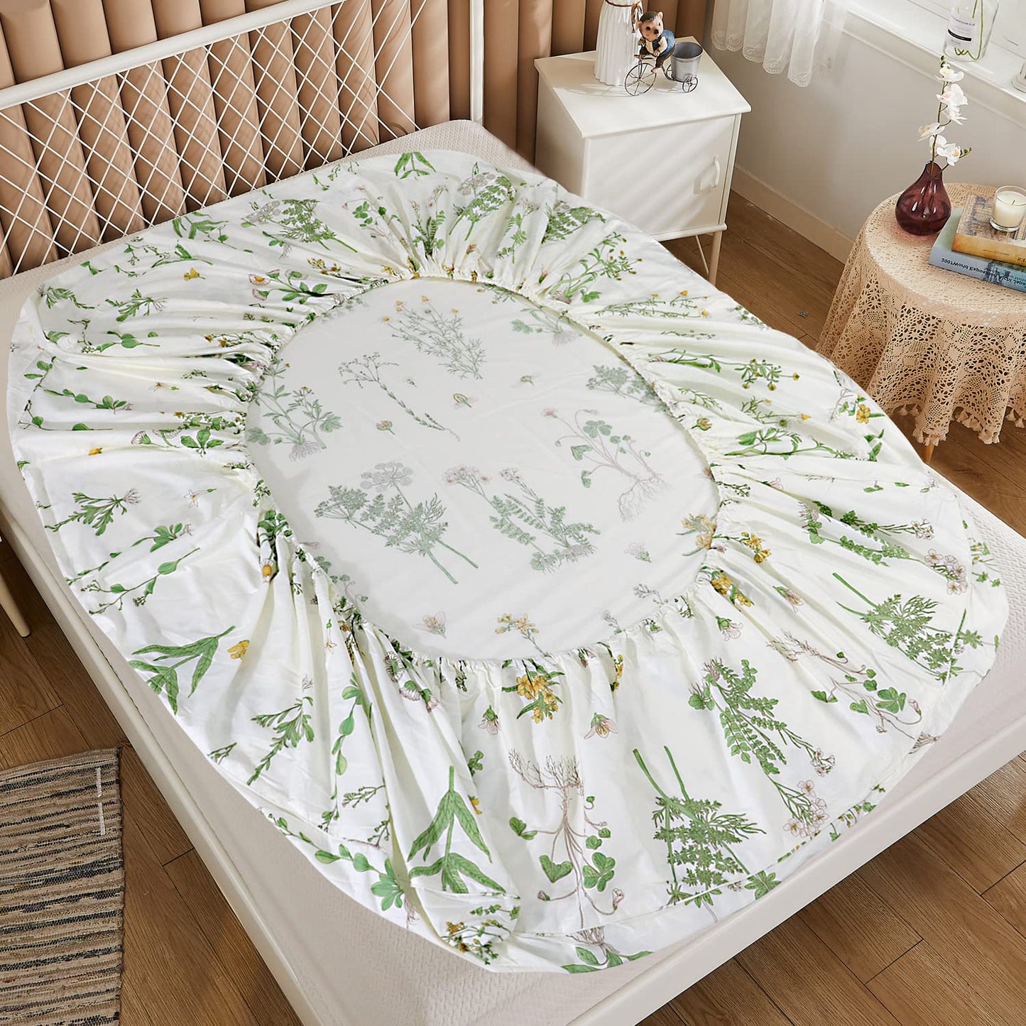 FADFAY King Bed Set Girls Bedding Farmhouse Bedding 100% Cotton Floral Bed Sheets Deep Pocket Flower Fitted Sheet Set Cozy House Sheets for All-Season (4Pcs, White, King Size)