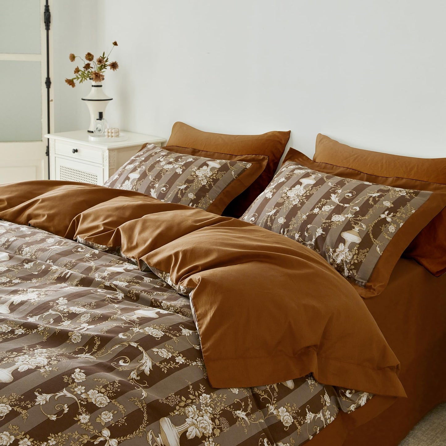 SUSYBAO Boho Flower Duvet Cover Queen 100% Cotton 3 Pcs Set 1 Vintage Brown Floral Duvet Cover with Zipper Ties 2 Pillow Shams Rustic Vase Botanical Chocolate Brown Hemmed Bedding Set Soft