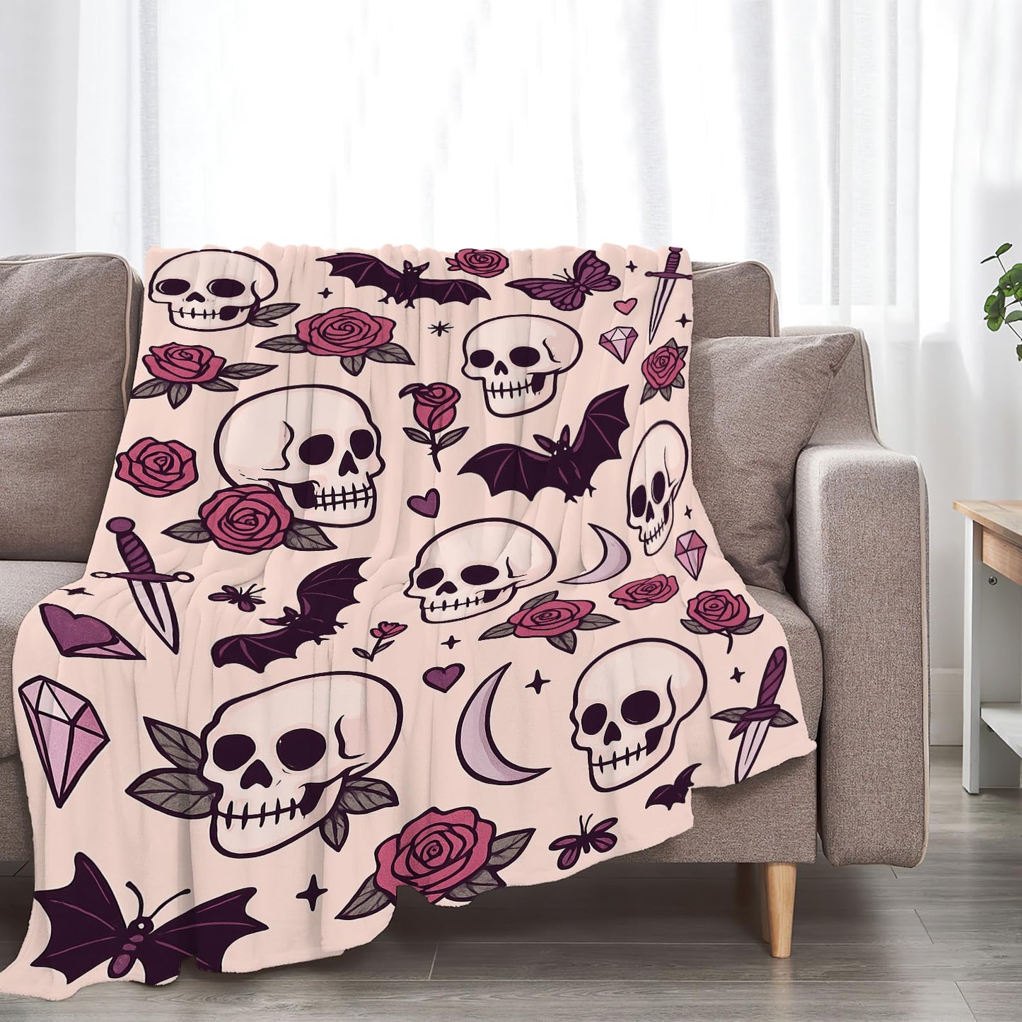 Gothic Pink Blanket Skull Skeleton Rose Bat Throw Blanket for Gothic Lover for Women Girls Adults Cozy Fleece Fuzzy Soft Flannel Plush Warm Bedding Stuff for Sofa Bed Couch 40 x 50 Inch