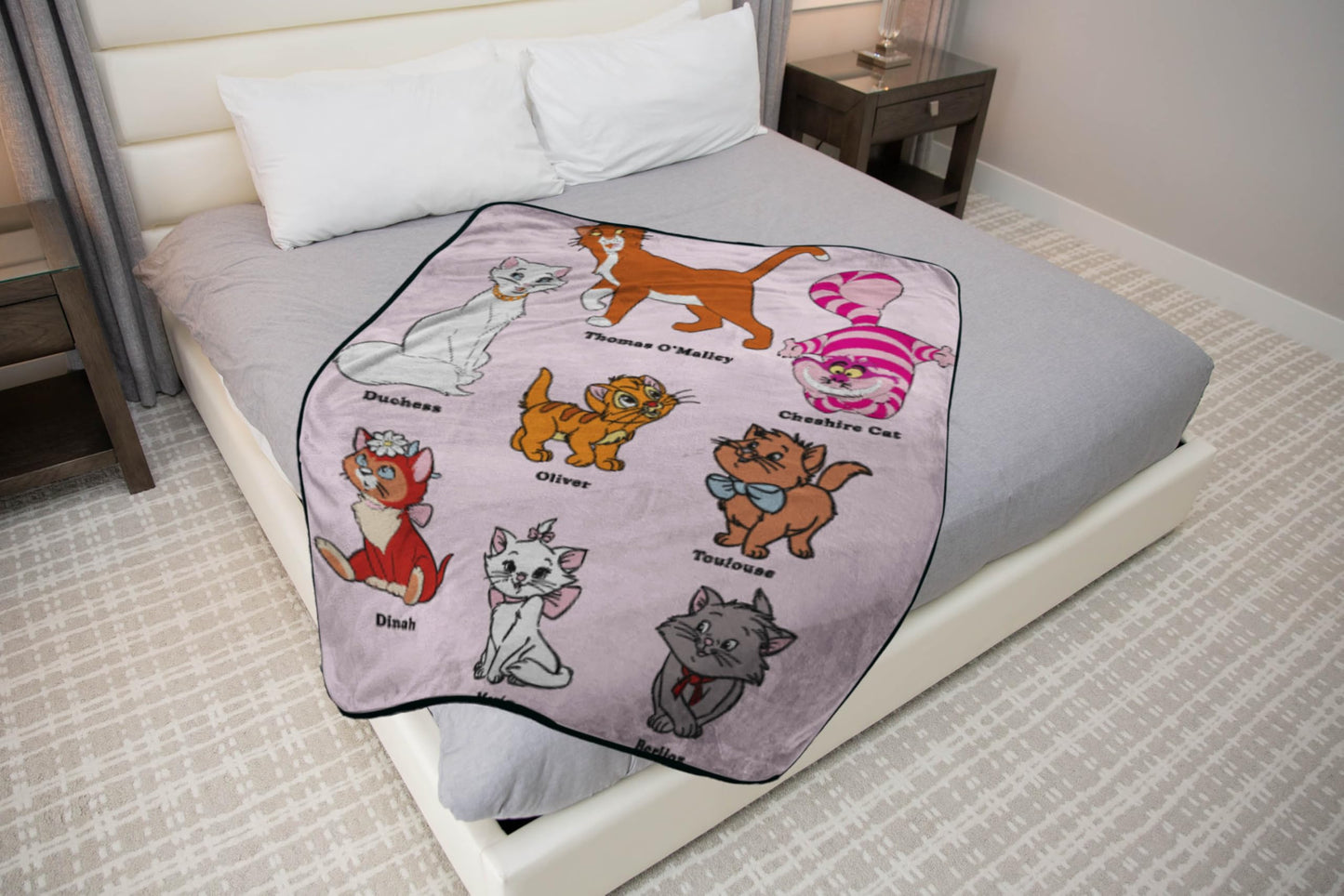 Jay Franco Kids Plush Throw Blanket – Soft & Cozy Fleece Throw for Bedroom & Couch Décor, Official Licensed Product, Pink - Disney Cats, 46x60 - Throw Blanket