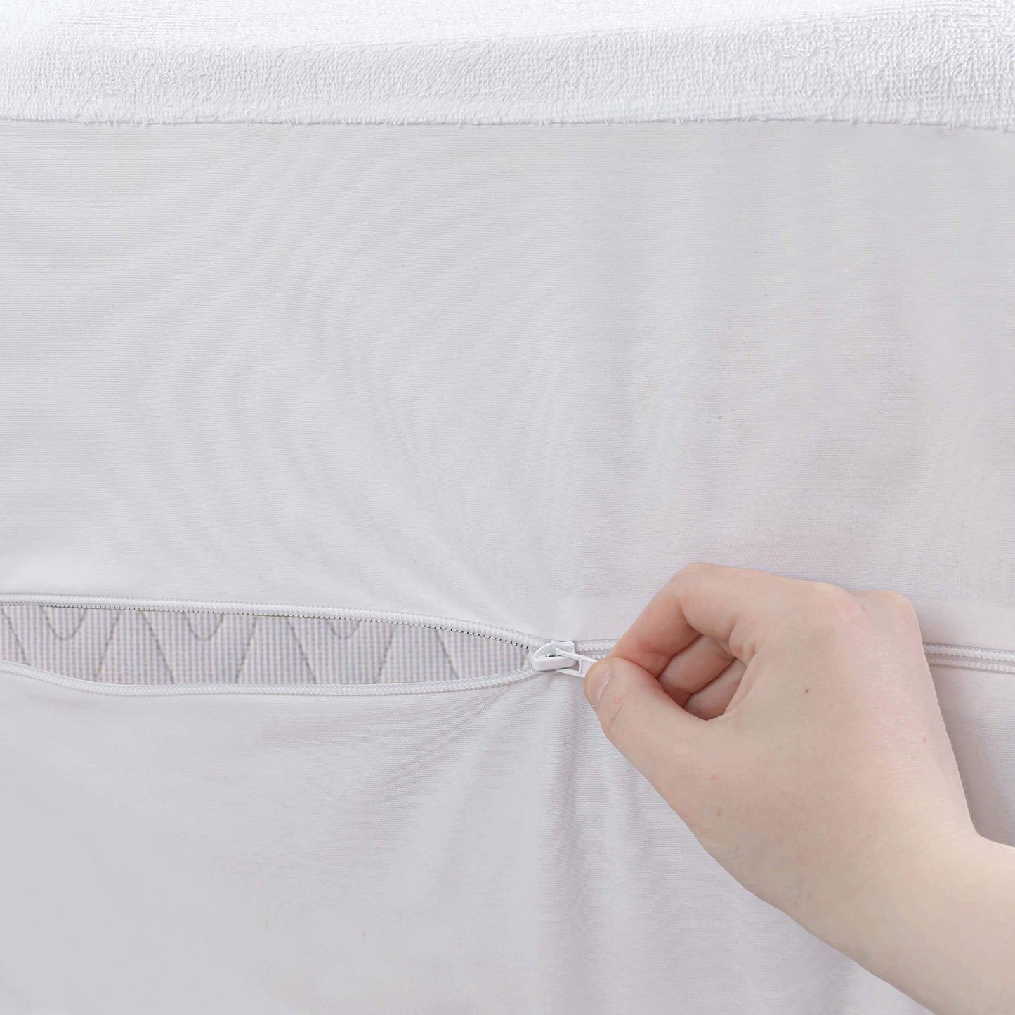 Masirs Zippered Mattress Encasement - Waterproof, Breathable, Noiseless, Machine Washable, Soft Terry Top for Comfortable Night Sleep. (Cal-King)