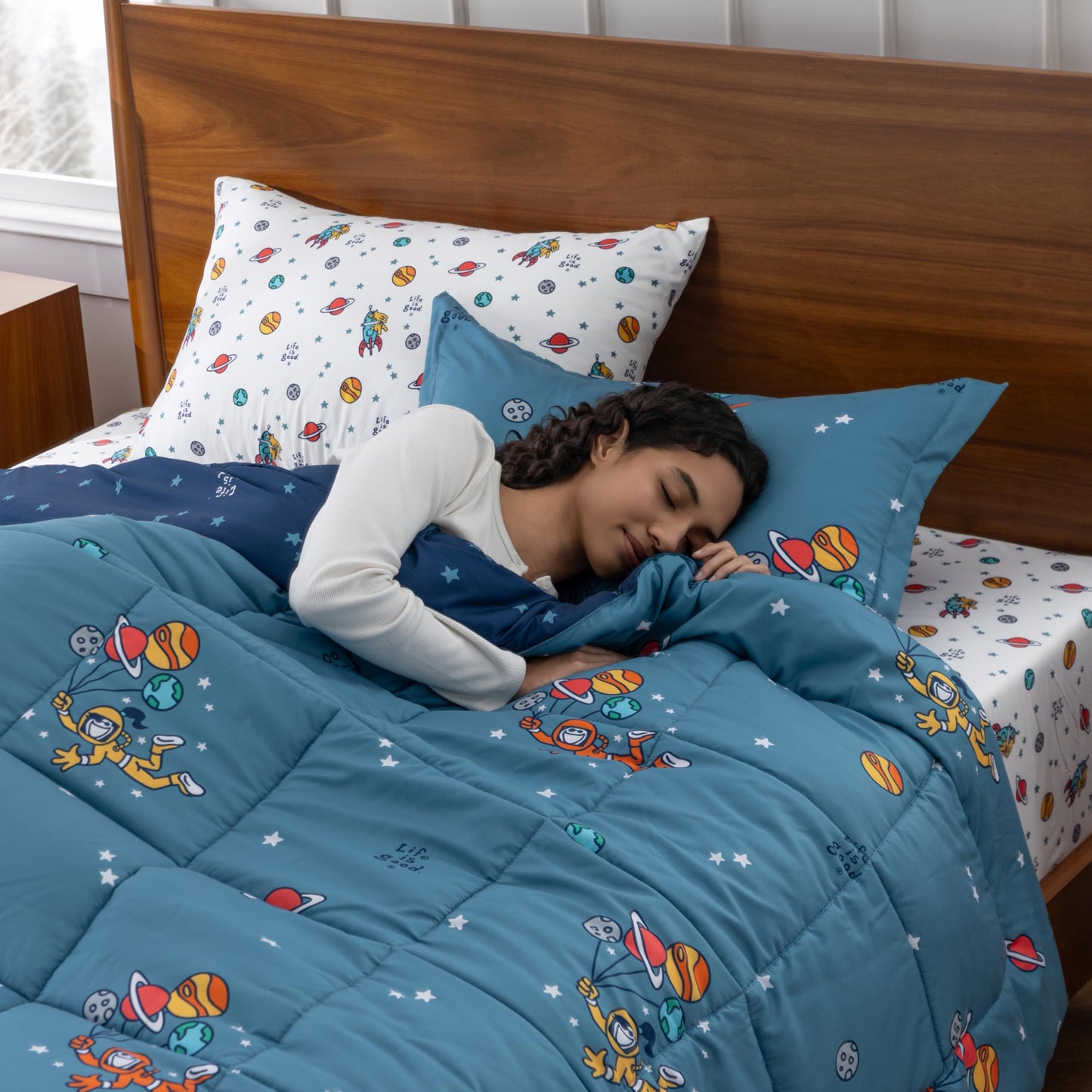 Berkshire LIG Printed Reversible Microfiber Comforter Set–7-Piece, Ultra Soft All-Season Bedding, Wrinkle & Fade Resistant, Queen, Space Explorer Smoky Blue