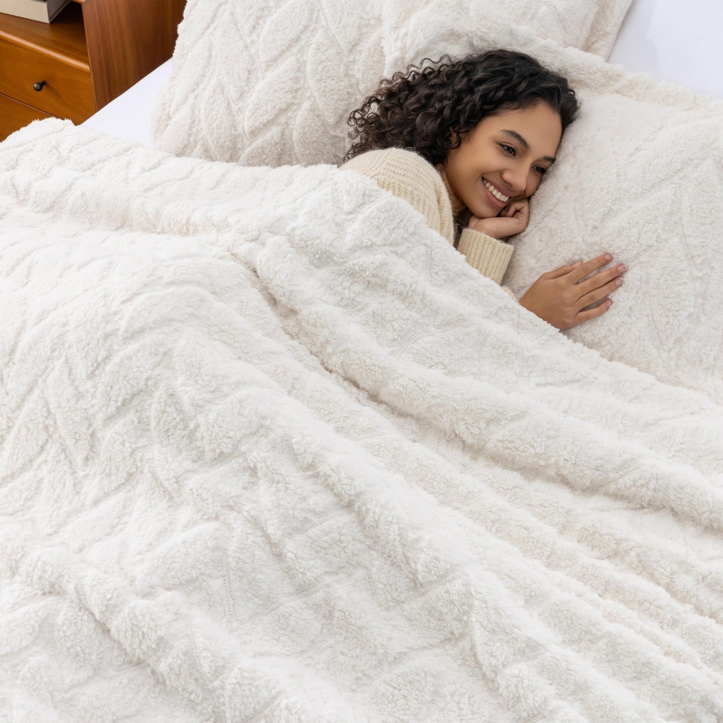 Berkshire Sherpa & Velvetloft Comforter Set Full/Queen, Luxuriously Warm Fleece Reversible Microfiber Plush Bedding Set with 1 Comforter(90"x90") and 2 Pillow Shams(24"x30"), Sour Cream