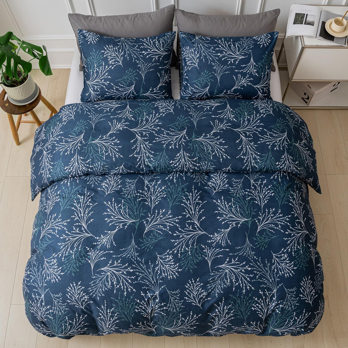 Lekesky Reversible Duvet Cover Queen Size, Navy Blue Branch Comforter Cover Queen 3pcs Microfiber Botanical Bedding Set with Zipper Closure Corner Ties