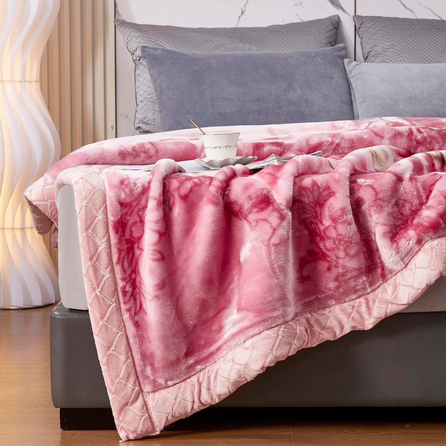 9 lbs Korean Faux Mink Fleece Blanket Queen Size 79×91 inch,2 ply Soft Warm Plush Flannel Blanket for The Cold Night.