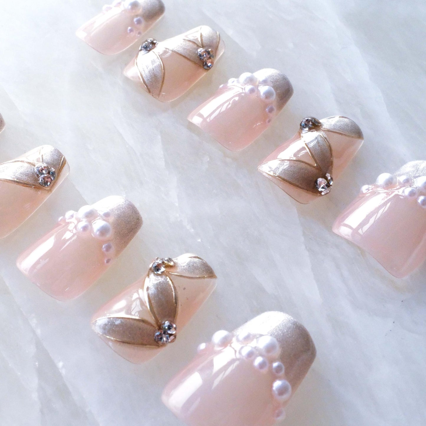 GLORS Press-on False Nails, medium ballerina Cat Eye Silk Ribbon with French Manicure, Glitter Finish, Pink/White Ombre, 10 Pieces (Medium, MB)