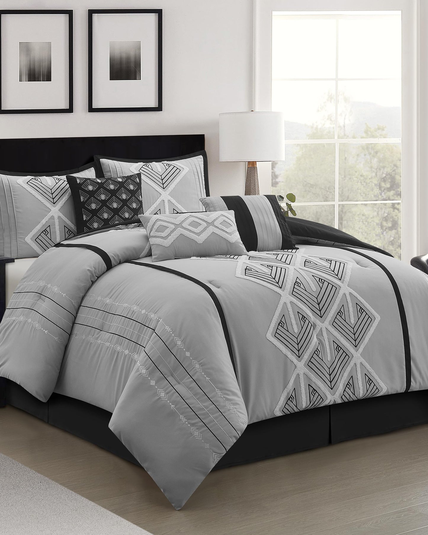 LANCO MODERN LIFESTYLE Grey Queen Comforter Set, Soft Lightweight Bedding Set for All Seasons, 7 Pieces, Comforter, Bedskirt, 2 Pillow Shams and 3 Decorative Pillows