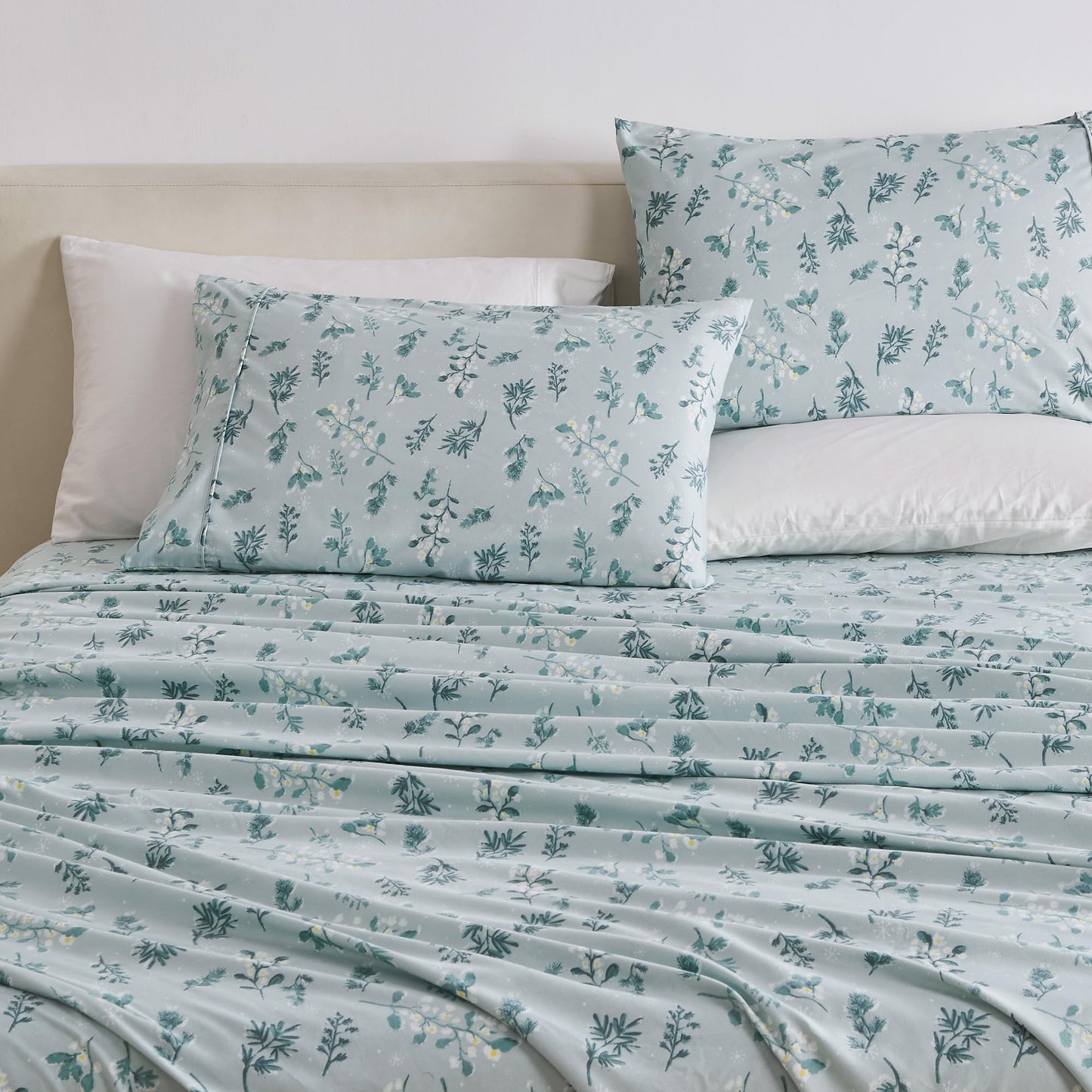 Great Bay Home King Size Floral Microfiber Sheet Set - 4-Piece Ultra-Soft, Brushed Bedding Sheets & Pillowcases - Wrinkle Free, Comfortable, All-Season Bed Sheets (Snowy Botanical)