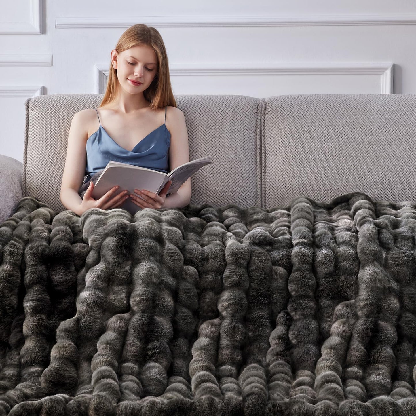 Anysay Faux Fur Throw Blanket, 1000GSM Fluffy Soft Bubble Blanket for Couch Bed, Cozy Plush Warm and Thick Blanket, Fuzzy Rabbit Throw for Living Room Bedroom 50''*60'' Tie-dye Grey