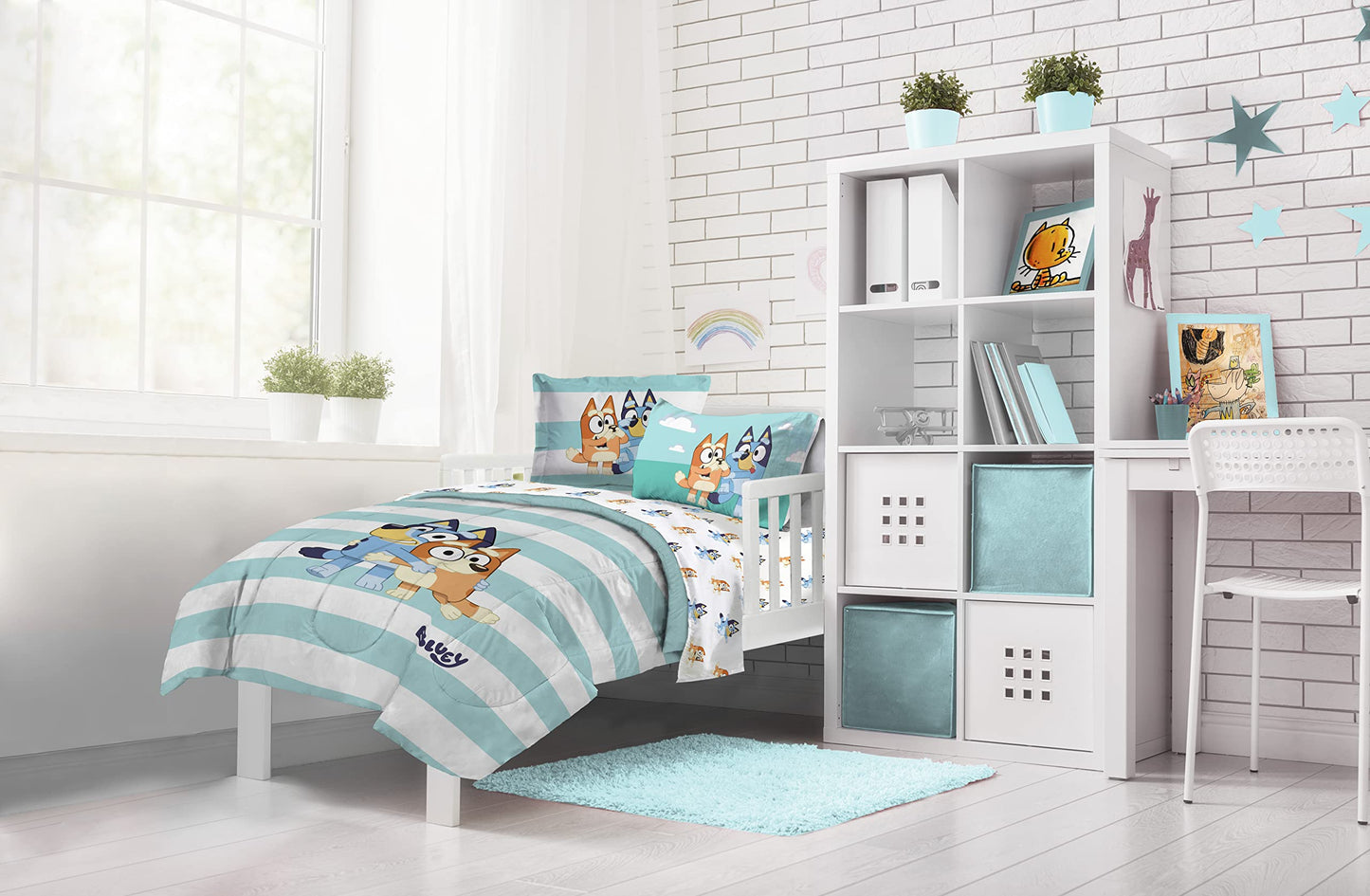 Jay Franco Bluey & Bingo 4 Piece Toddler Bedding Set – Includes Comforter, Sheets & Pillowcase, Super Soft Fade Resistant Microfiber, Official Licensed Toddler Bed Set for Boys and Girls, Blue