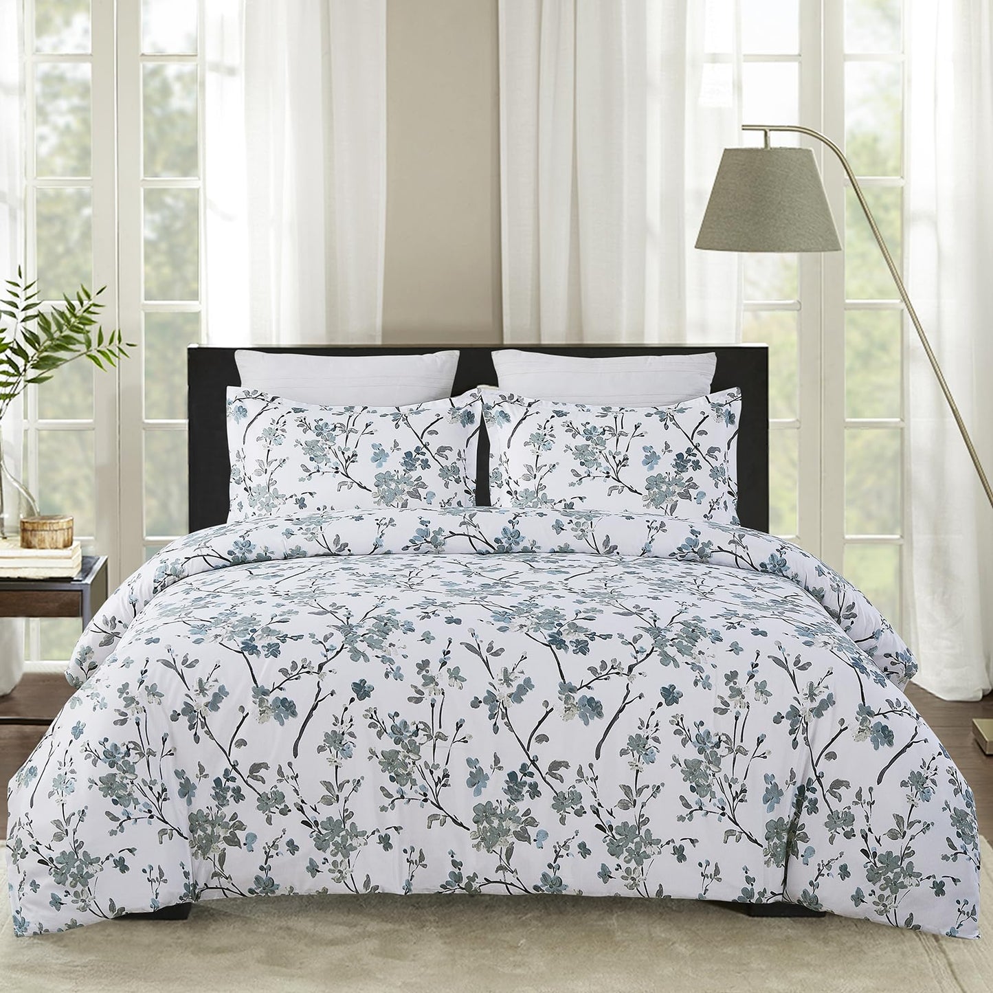 Vaulia Soft Microfiber Floral Duvet Cover King Size, Blue Chic Botanical Print Pattern, Lightweight and Breathable Design, 3-Piece Set (1 Duvet Cover 2 Pillow Shams)