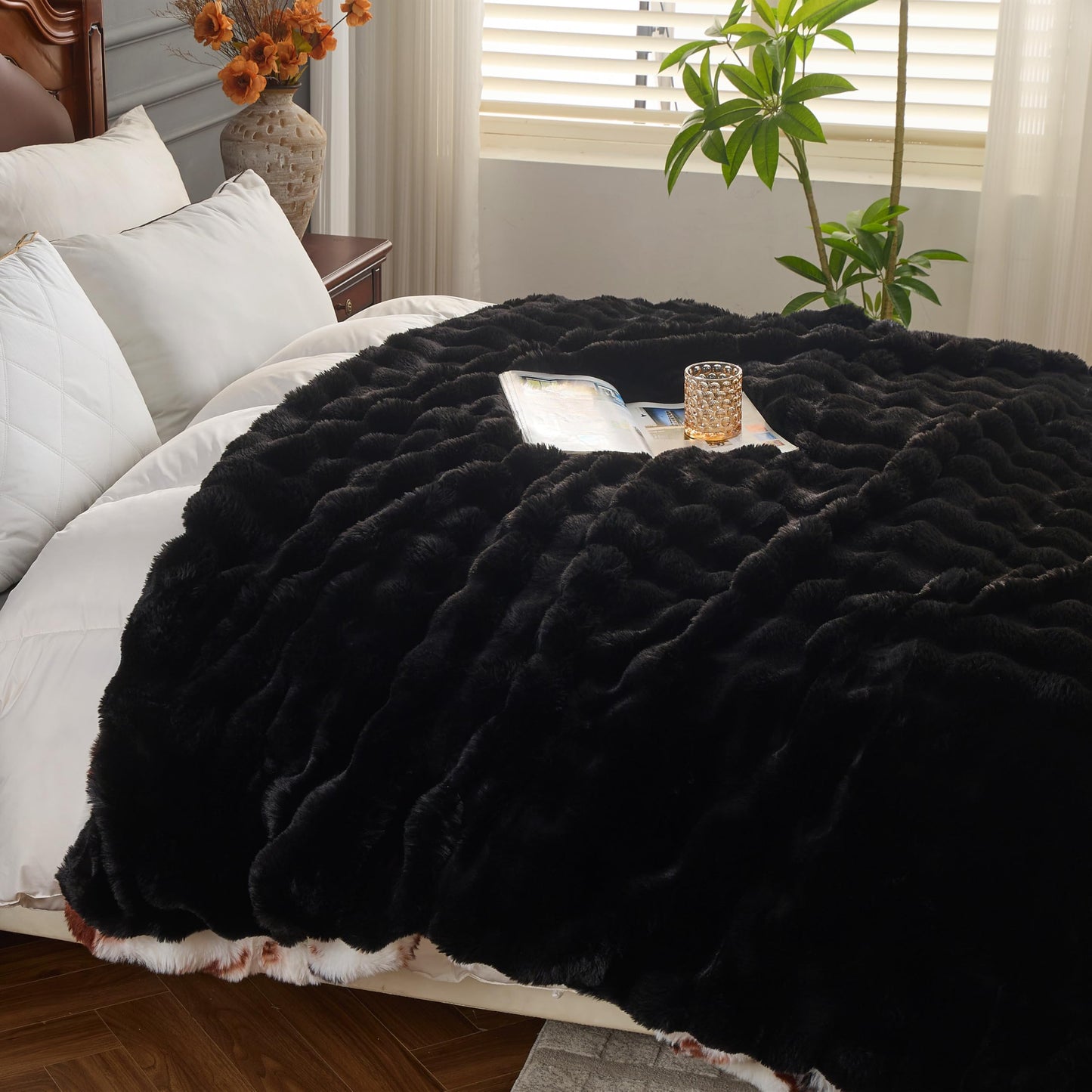 UKELER Faux Fur Throw Blankets, 750 GSM Double Sided Luxury Bubble Cozy Warm Decorative Furry Blanket, Soft Plush Fluffy Fuzzy Blanket for Couch Sofa Bed Office Camping, Black 50"x60"