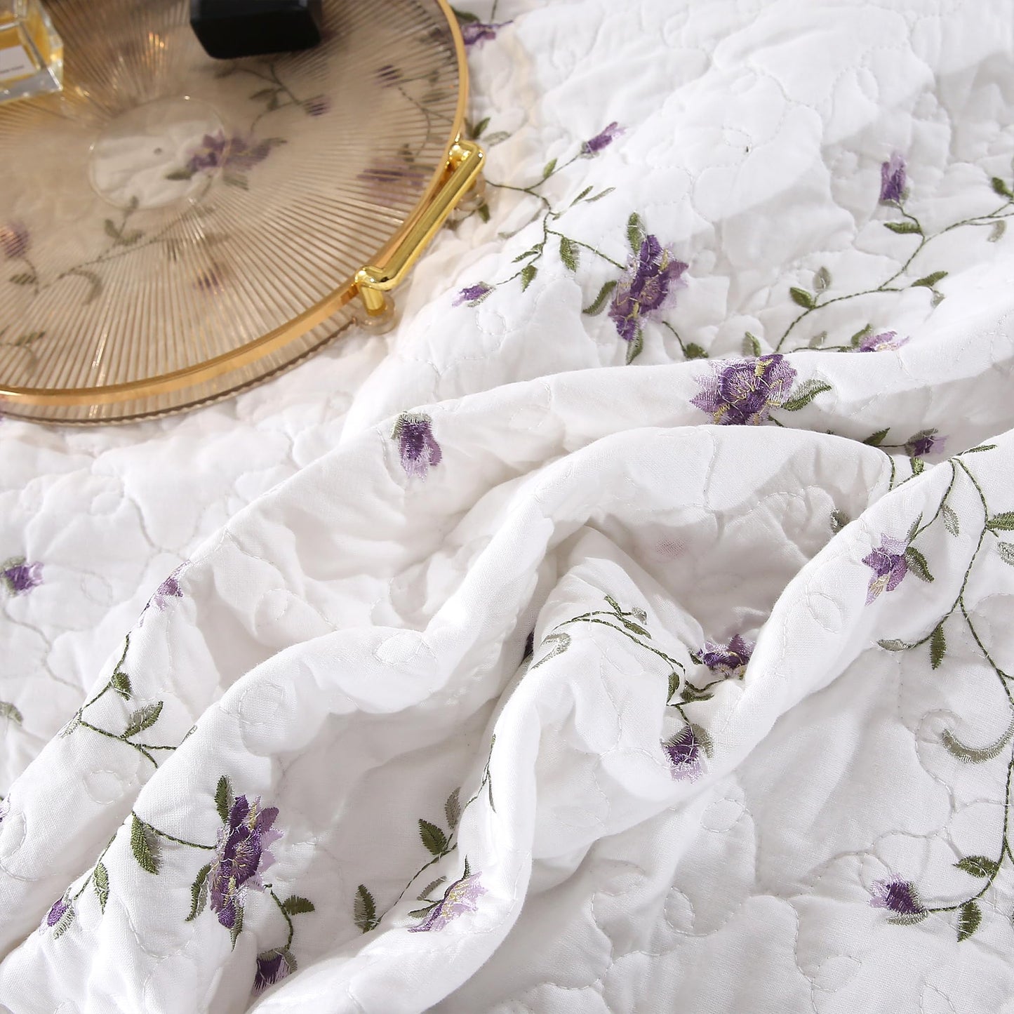 Quilt Set Purple Floral 3D Embroidery Pattern 3 PCS 100% Cotton Reversible Quilted Embroidered Decorative Bedspreads Coverlet Set, Lightweight &Soft Queen Size White Bedding Coverlet for All Season
