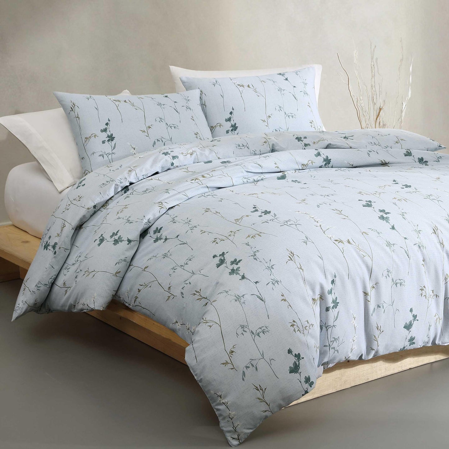 Calvin Klein - King Comforter Set, Cotton Floral Bedding with a Naturally Soft Feel, 3 Piece Bed Set with Matching Pillowcases (Wildflower Blue)