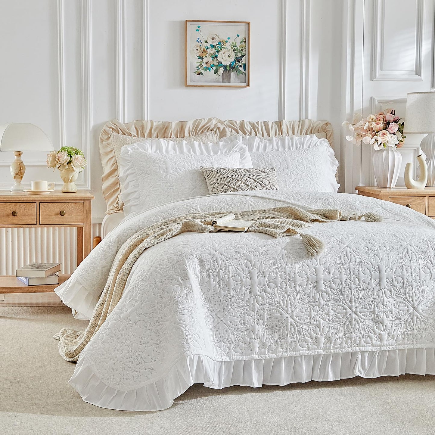 Ruffles Quilt Set Queen Size 96 * 96in - 3 Pieces Solid Shabby Chic Farmhouse Ruffled Bedding Rustic Coverlet Lightweight Fluffy Summer Oversized Bedspread with Shams for Women Men White