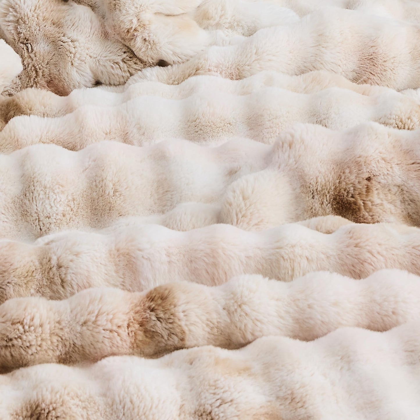 Wonderful 3 Pieces Fluffy Faux Rabbit Fur Bubble Comforter Set King Size, Tie-Dyeing Beige Plush Fuzzy Bedding Set, Warm Soft Bubble Comforter Bedding Set for Winter