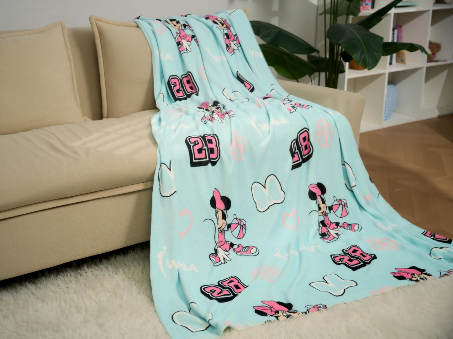 Northwest Disney Minnie Mouse Plush Throw Blanket, Oversized 62" x 90" Silk Touch Soft Fleece Blanket for Kids & Adults, Officially Licensed