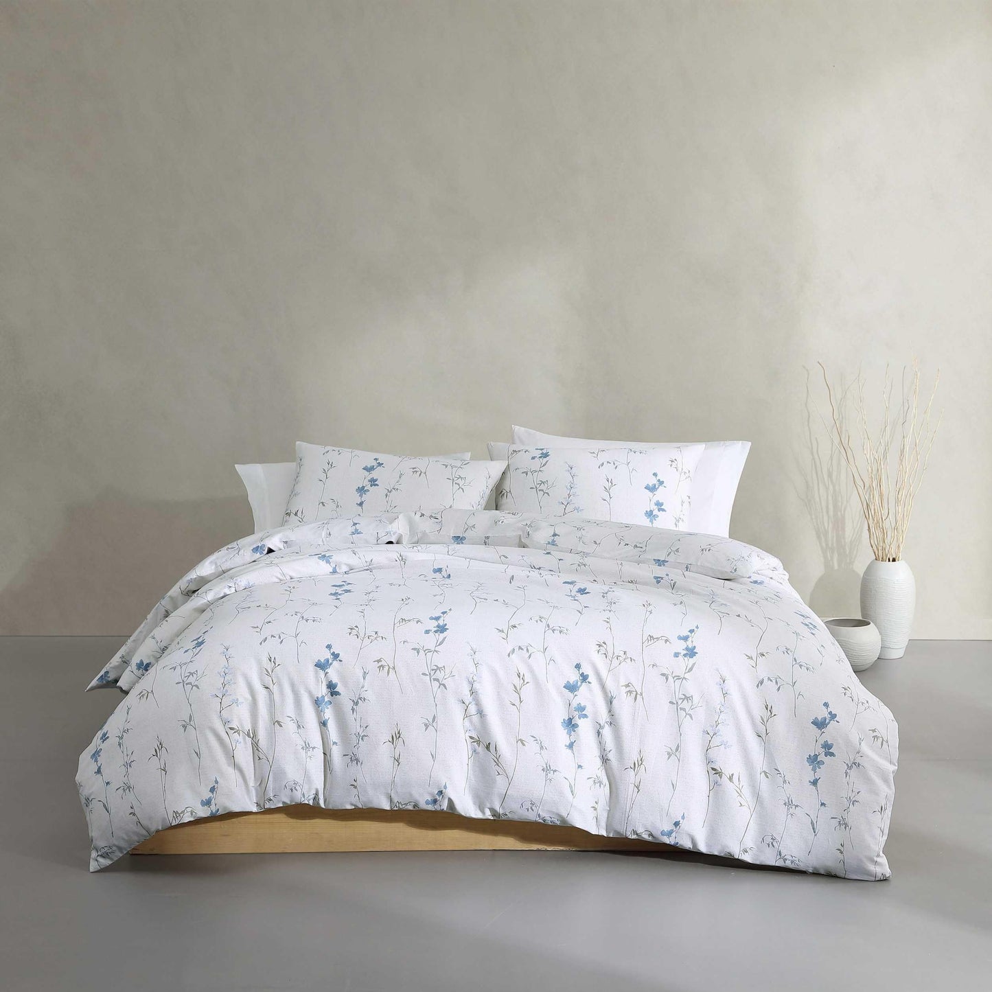Calvin Klein - King Comforter Set, Cotton Floral Bedding with a Naturally Soft Feel, 3 Piece Bed Set with Matching Pillowcases (Wildflower Beige)