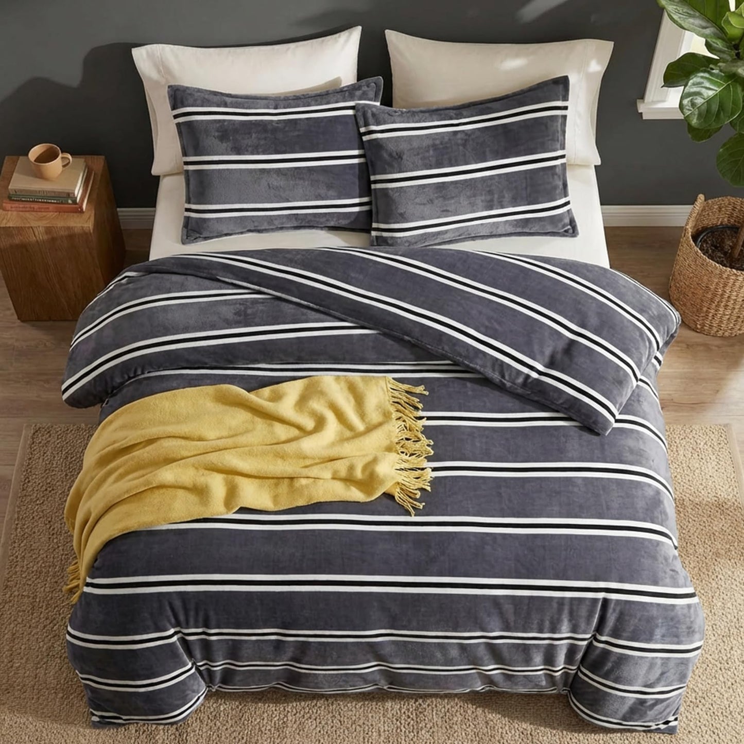 Bedbay Grey Striped Bedding Comforter Set King Size Luxury Velvet Fleece Comforter Set 3 Pcs Fluffy Plush Flannel Bedding Set Cozy Reversible Fleece Soft Warm Shaggy Faux Fur Bed Set All Season