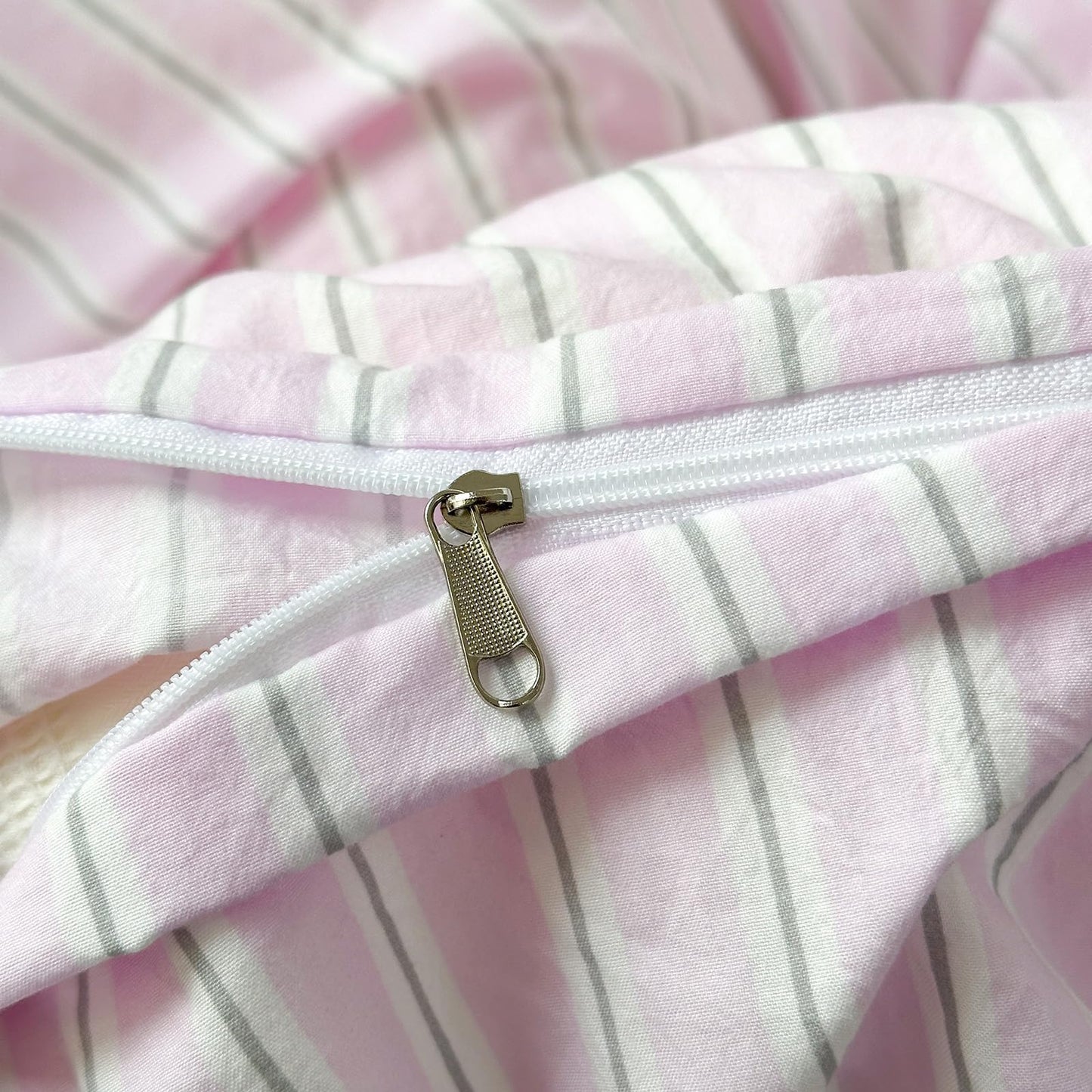 VM VOUGEMARKET Pink Striped Duvet Cover Set Queen Size,Casual Stripe Bedding Set for Teens Girls,Soft Microfiber Comforter Cover for Modern Bedroom,90"x90"