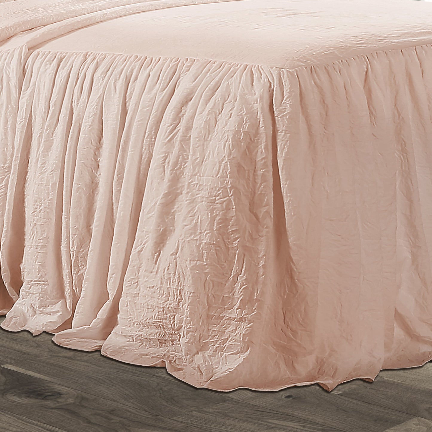 Lush Decor Ruffle Skirt Bedspread Set - 3-Piece Luxurious Farmhouse Bedding - Elegant Ruffle Detail - Timeless Style - Soft Lightweight Sheets - King, Blush