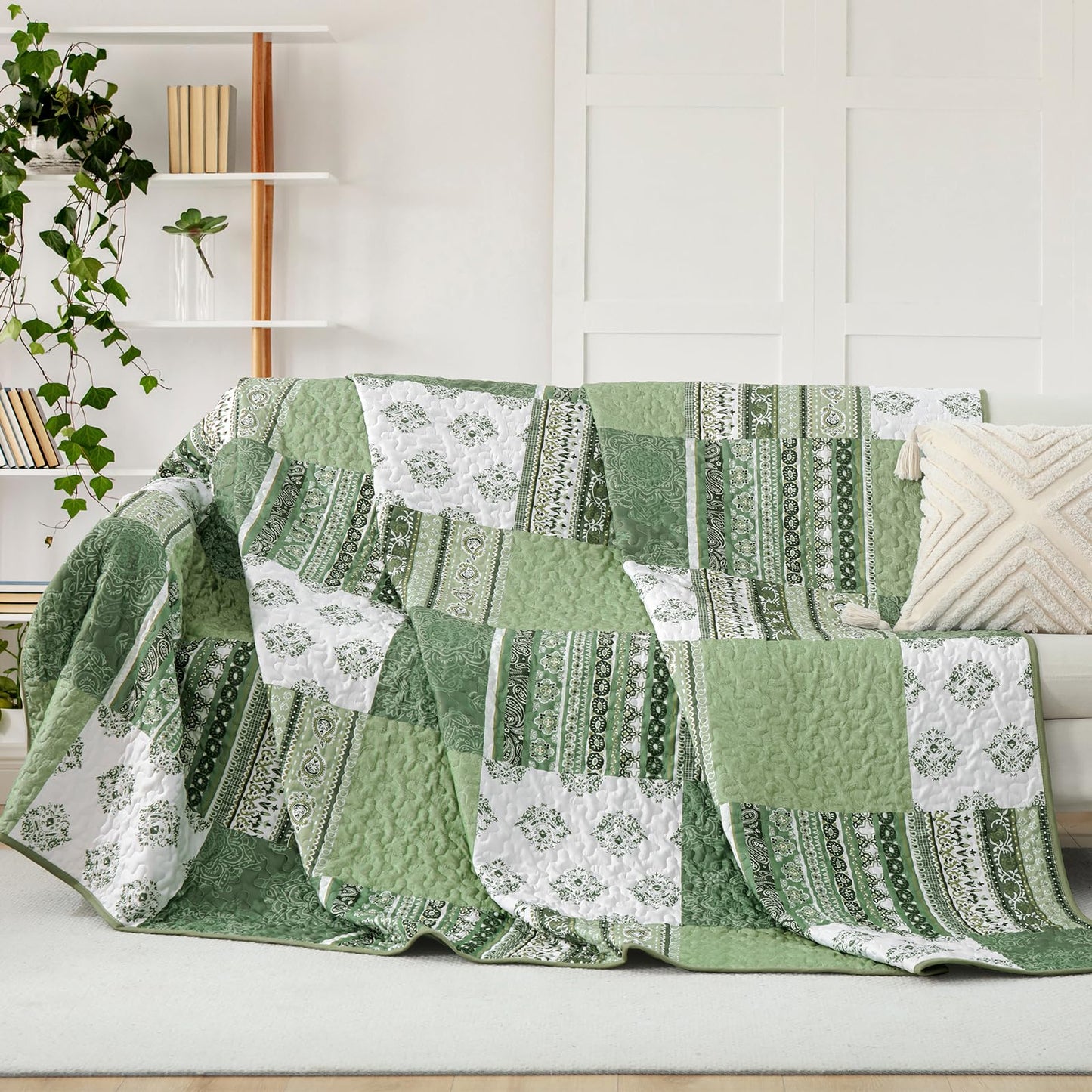 Dintszyayue Boho Quilt Set Queen Size Patchwork Bedspread Coverlet 3 Pieces, Green Boho Quilt Bedding Set Soft Microfiber Summer Bedding Bedspread Set, 96''x90''
