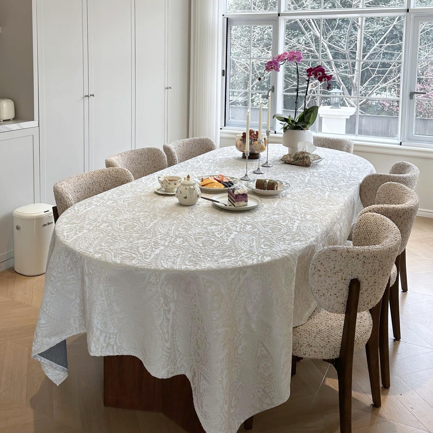 ZIWUROAD Jacquard Rectangle Tablecloth, Floral Design Thick Kitchen Dining Table Cloth, Waterproof Wrinkle Free Decorative Fabric Table Cover for Outdoor and Indoor, 84x60 Inch Milky White