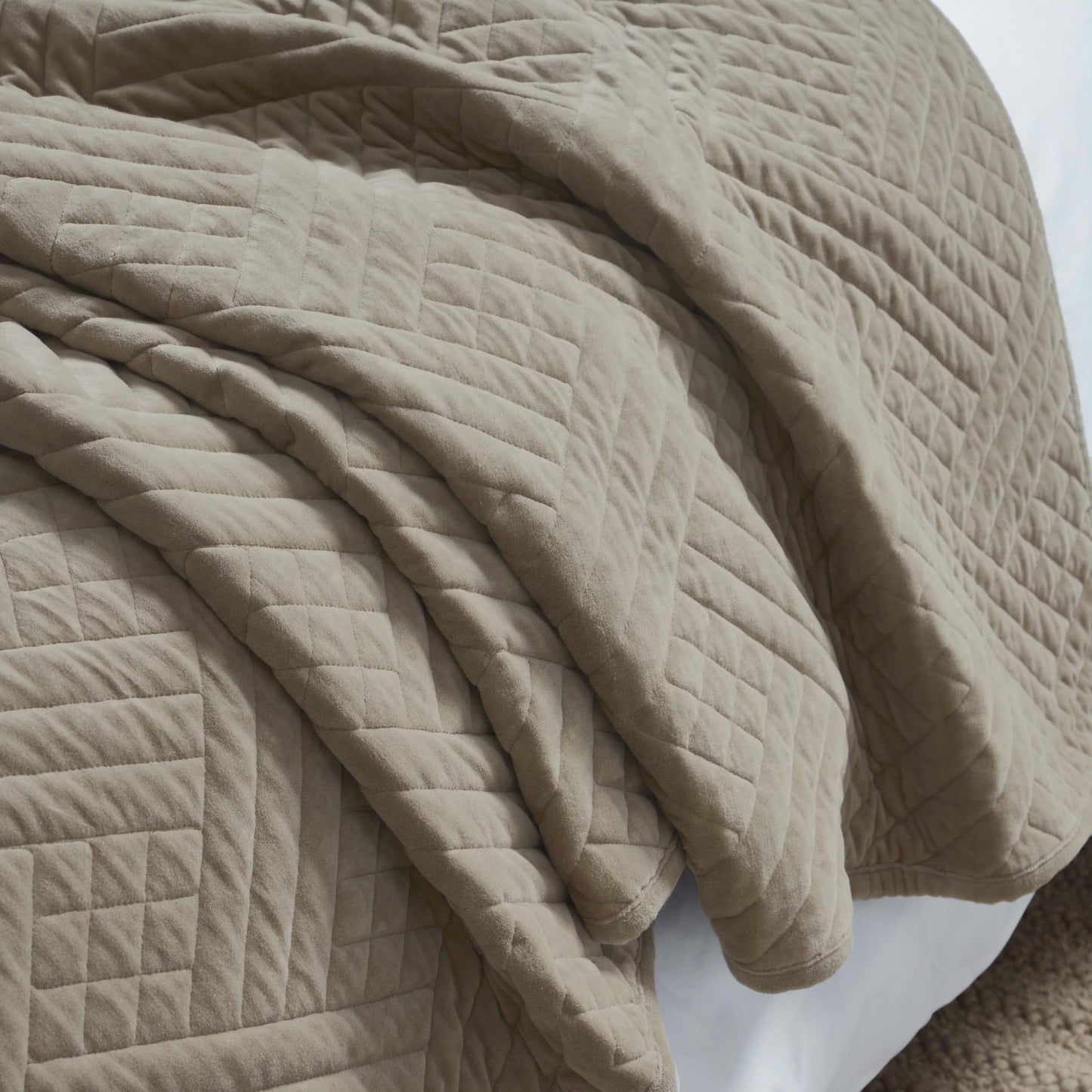 Superior 100% Cotton Velvet Quilt, 1 Lightweight Breathable Coverlet, Luxury Home Decor, Comfy Home Essential Bedding, Cotton Fill, Geometric Aesthetic, Karina Collection, Throw Size, Light Brown