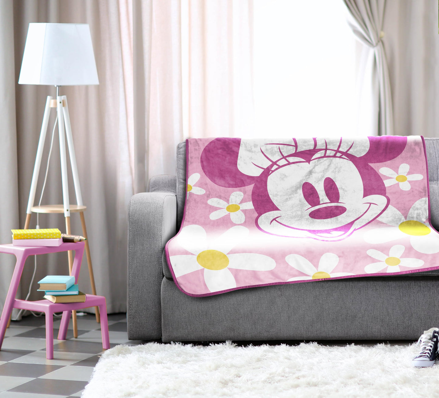 Jay Franco Kids Plush Throw Blanket – Soft & Cozy Fleece Throw for Bedroom & Couch Décor, Official Licensed Product, Pink - Minnie Mouse, 46x60 - Throw Blanket