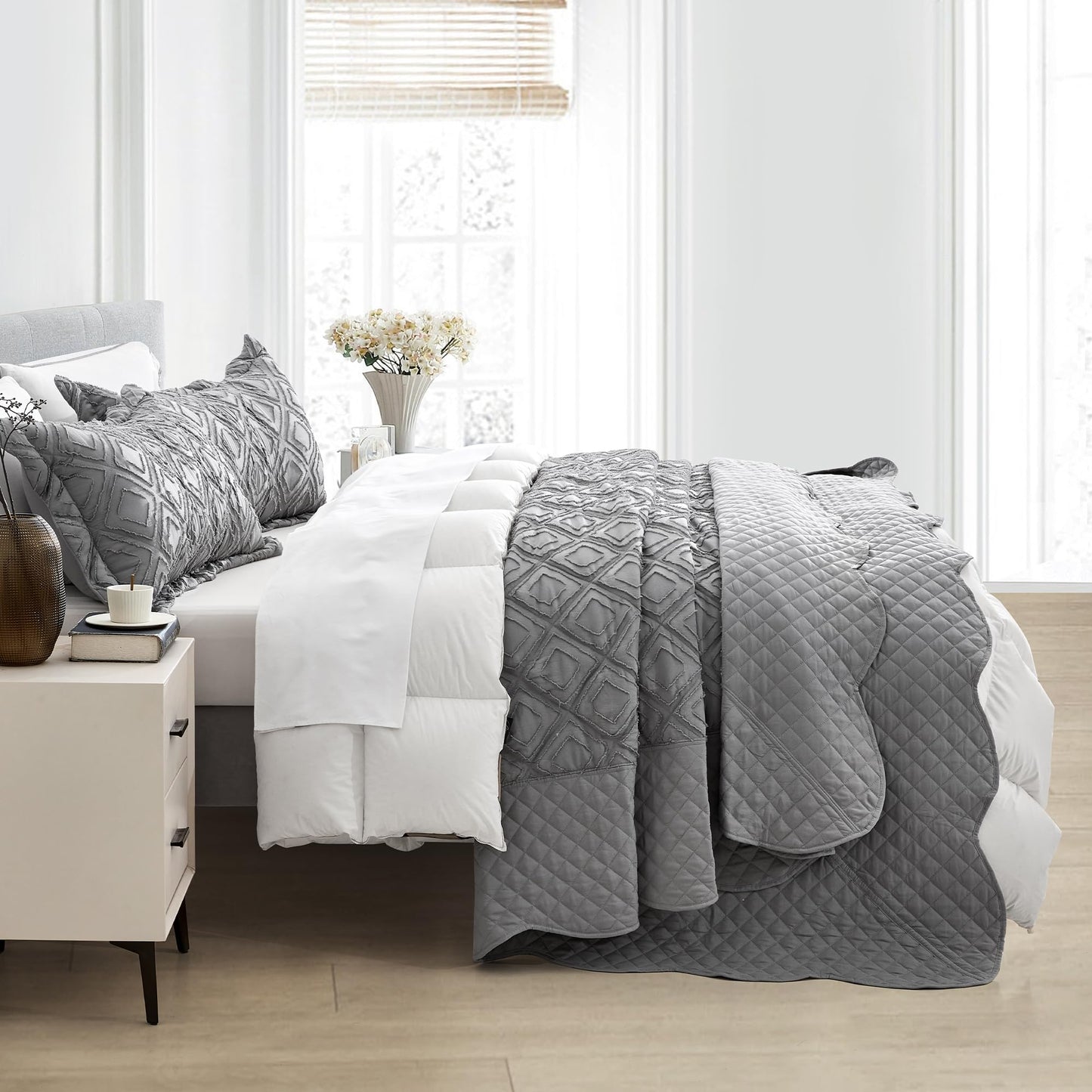 Blythease Oversized King Bedspread, Clipped Jacquard Diamond Quilt Set King/Cal King, Lightweight Tufted Reversible Coverlet, Scalloped Edge - Shabby Chic Boho Look, 3 Piece, Grey