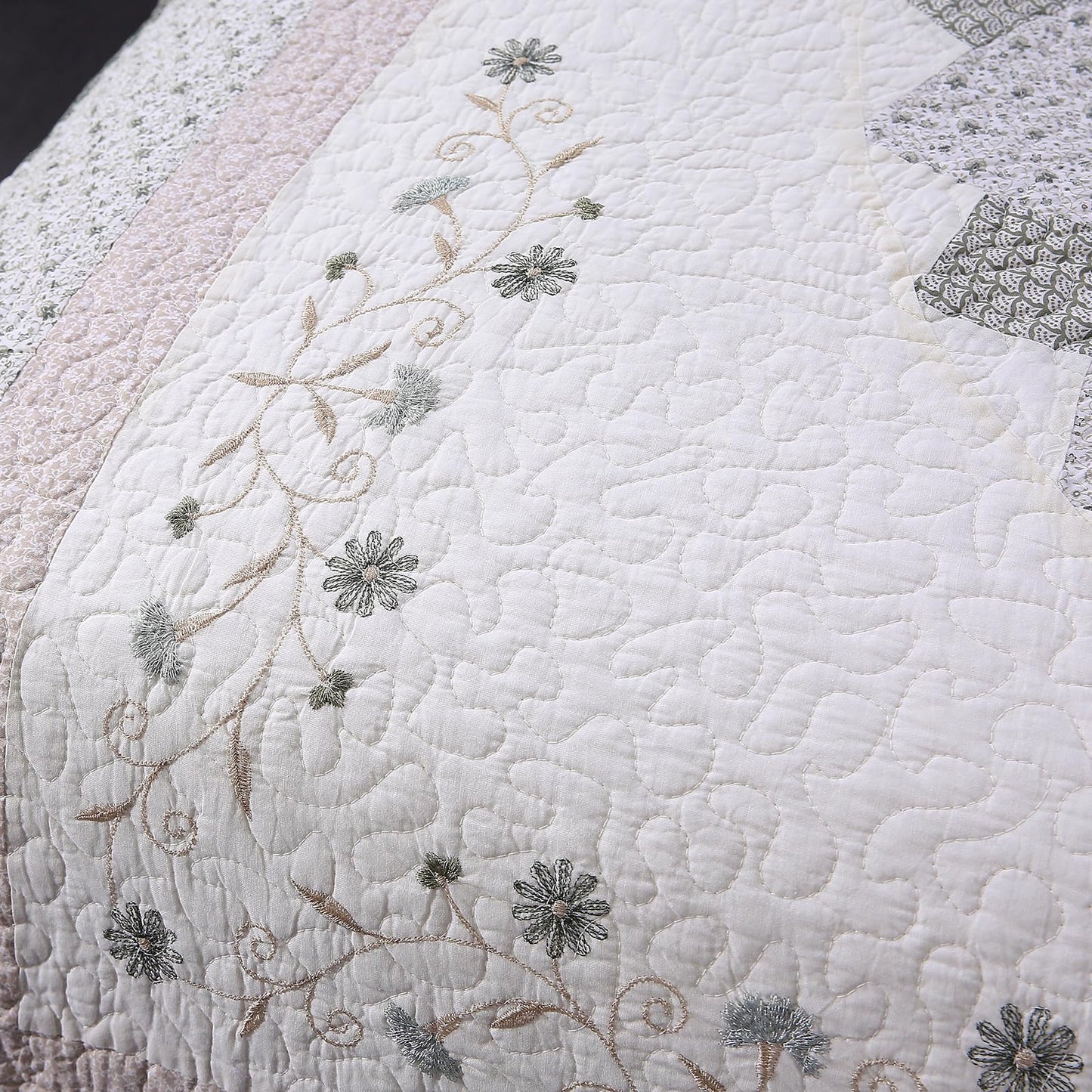 ROOMLIFE Quilt Set Queen Size 3D Floral Embroidery Pattern 3-Piece Cotton Reversible Quilted Embroidered Decorative Bedspreads Coverlet Bedding Set, Lightweight &Soft, All Season(90" X 94") Black