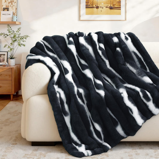 VFROO Plush Faux Rabbit Fur Throw Blanket – 850GSM Thick & Warm, Ultra Soft Fluffy Blanket for Couch, Bed, Sofa, Ideal Gift for Women, 50" × 60", Black
