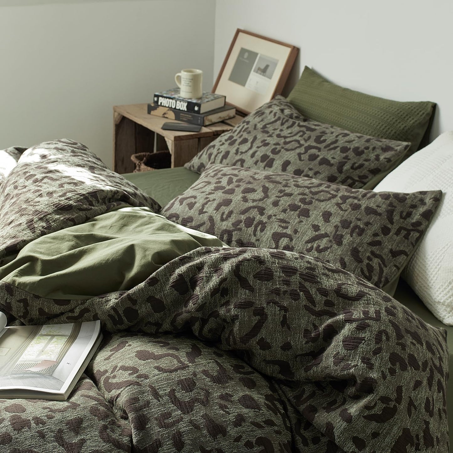 mixinni Leopard Duvet Cover King Size, Premium Yarn-Dyed Jacquard Cotton Duvet Cover with Green Leopard Print, Farmhouse Bedding Set with 2 Pillowcases Perfect for Him and Her-(King Size, Green)