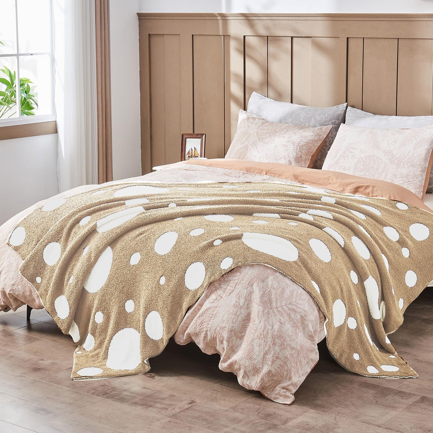Douceur Polka Dot Throw Blanket for Couch Sofa Bed, Reversible Cozy Fluffy Super Soft Bedroom Blanket, Plush Beige Throw Blanket, 60×80 inches