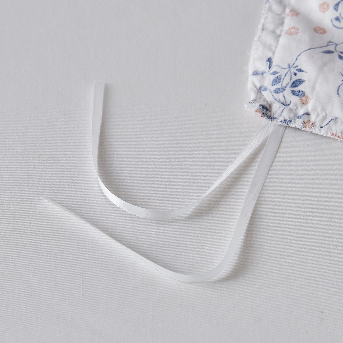 SUSYBAO Burnt Orange Floral Duvet Cover Queen 100% Cotton 3 Pcs Set 1 Farmhouse White Ruffled Duvet Cover with Zipper Ties 2 Pillow Shams Garden Blue Flower Bedding Set Soft