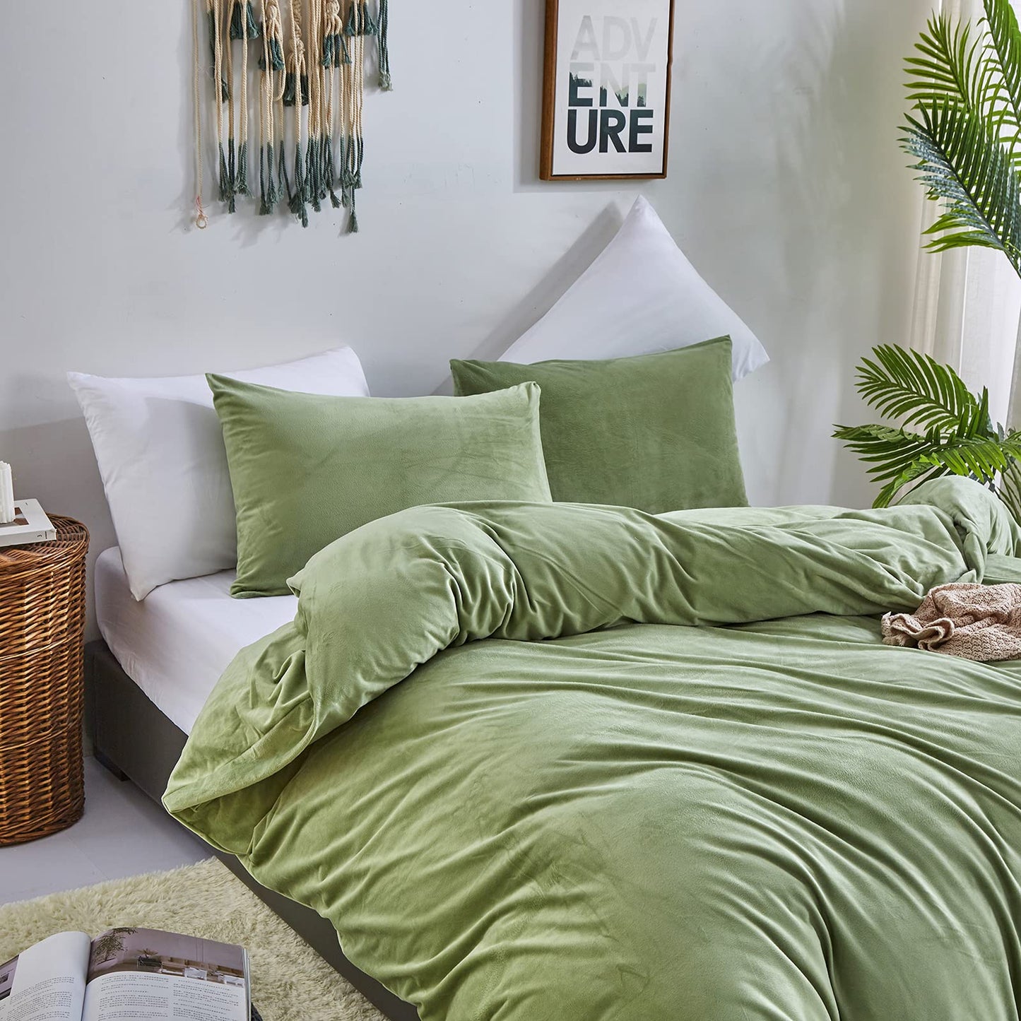 CLOTHKNOW Green Velvet Queen Bedding Set 3Pcs Duvet Cover Sets Sage Green Bedding Cover Queen with 2 x Pillowcases