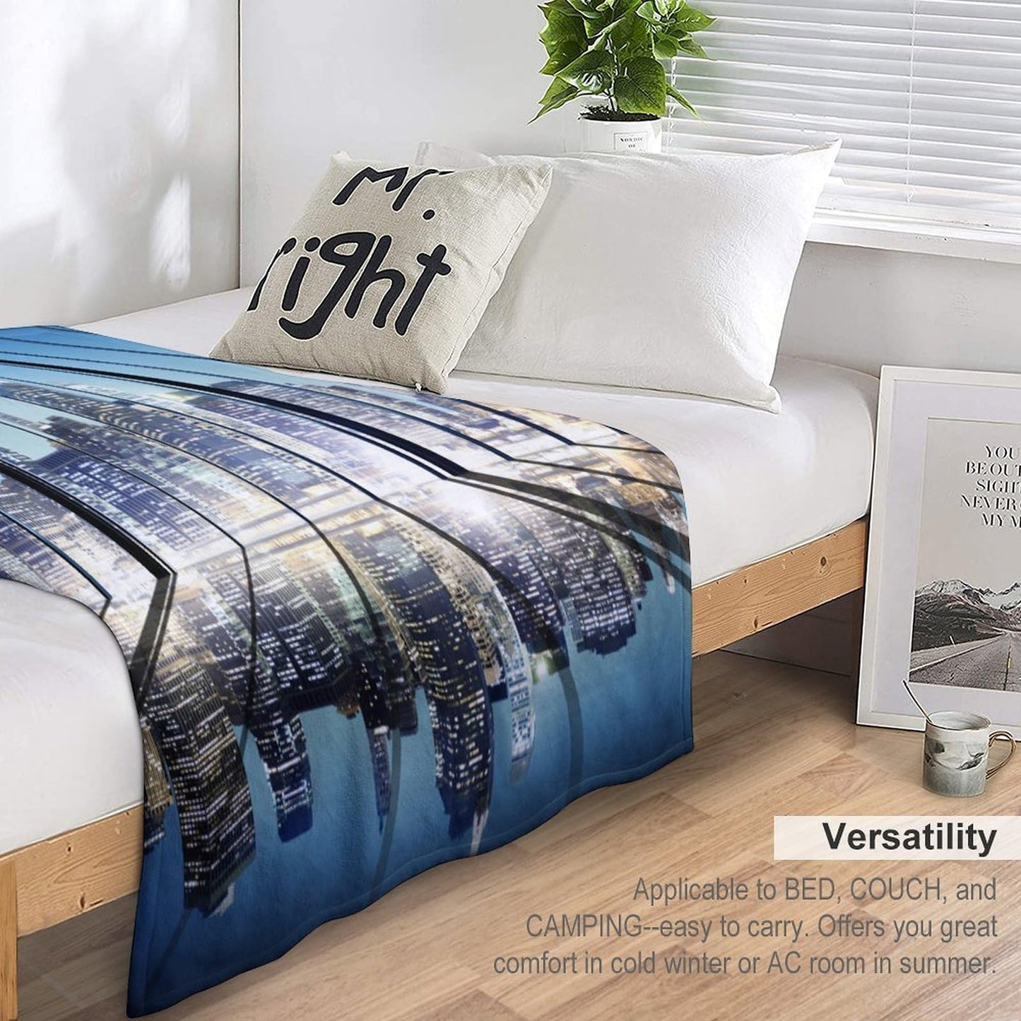 City Night Landscape Throw Blanket,New York Buildings Neon Lights Pattern Soft Cozy Warm Flannel Blankets for Sofa Couch Bed Gifts for Lover Kids Boys Grils Women Adults 30x40 Inch