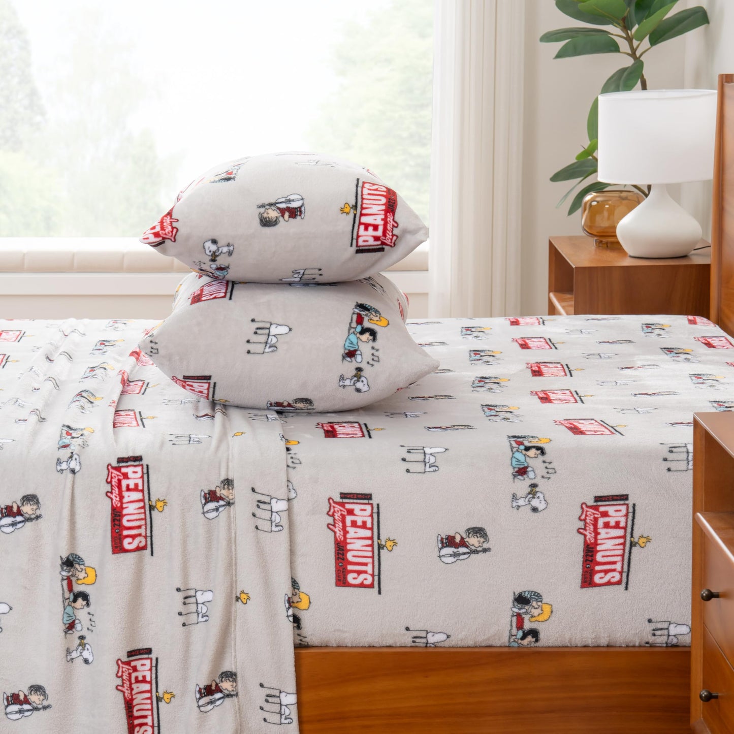 Berkshire Peanuts® Velvetloft® Plush Full Sheet Set,Extra Warm Fleece Sheets,4-Piece Cute Character Snoopy Printed Soft Plush Sheet Set,Jazz Lounge Grey Red