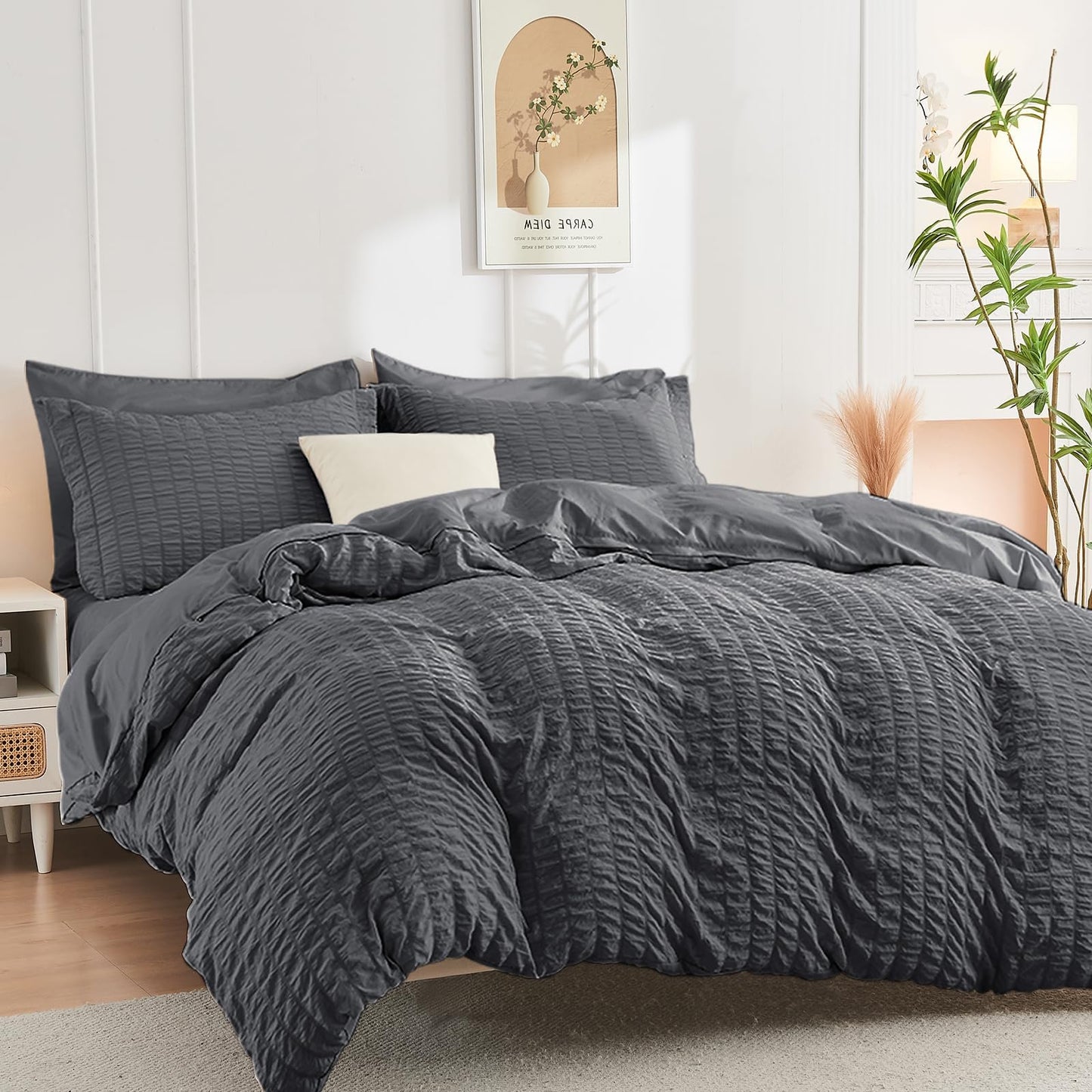 HYMOKEGE Dark Grey Duvet Cover Queen Size, Ultra Soft 3-Piece Seersucker Duvet Cover Set with Zipper Closure, Soft Brushed Microfiber Bedding Set with 8 Corner Ties (90"x90", 2 Pillowshams)