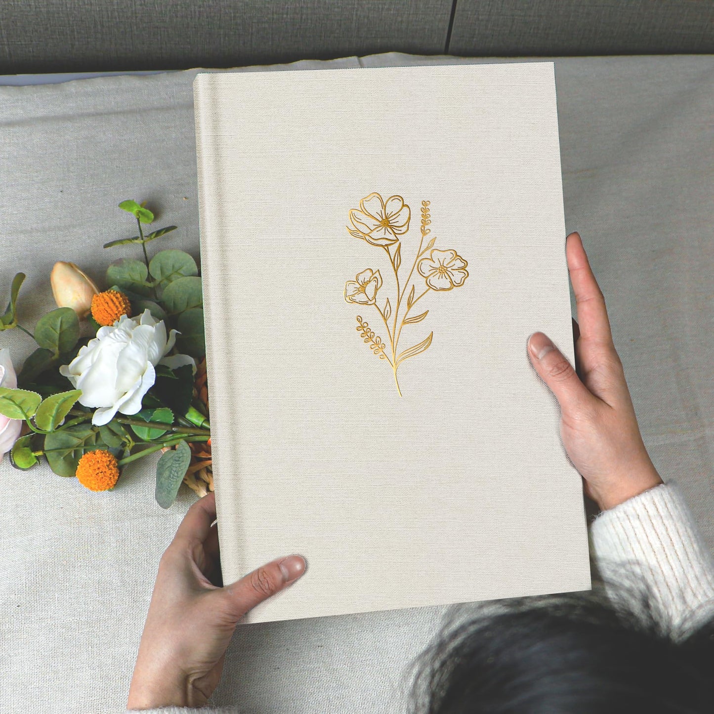 Holoary Photo Album 4x6 300 Photos, 300 Pockets 4”x6” Picture Album, Linen Fabric Cover Big Picture Book for Photos with Writing Area, 4x6 Photo Albums for Family Weddings Travel Memories(Beige)