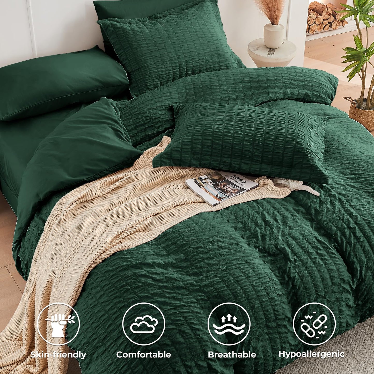 HYMOKEGE Emerald Green Oversized Queen Comforter Set Seersucker 7 Pieces, All Season Luxury Bed in a Bag for Bedroom, Bedding Set with Comforter, Sheets, Pillowcases & Shams