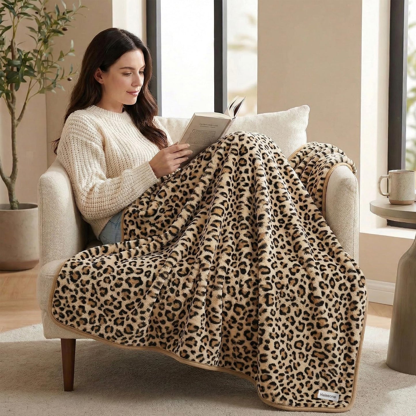 Fleece Throw Blanket 50" x 70" - Soft Cozy Microfiber Plush Blanket, Lightweight Warm Throw for Couch Bed Sofa Chair, All Season Use, Sand Leopard