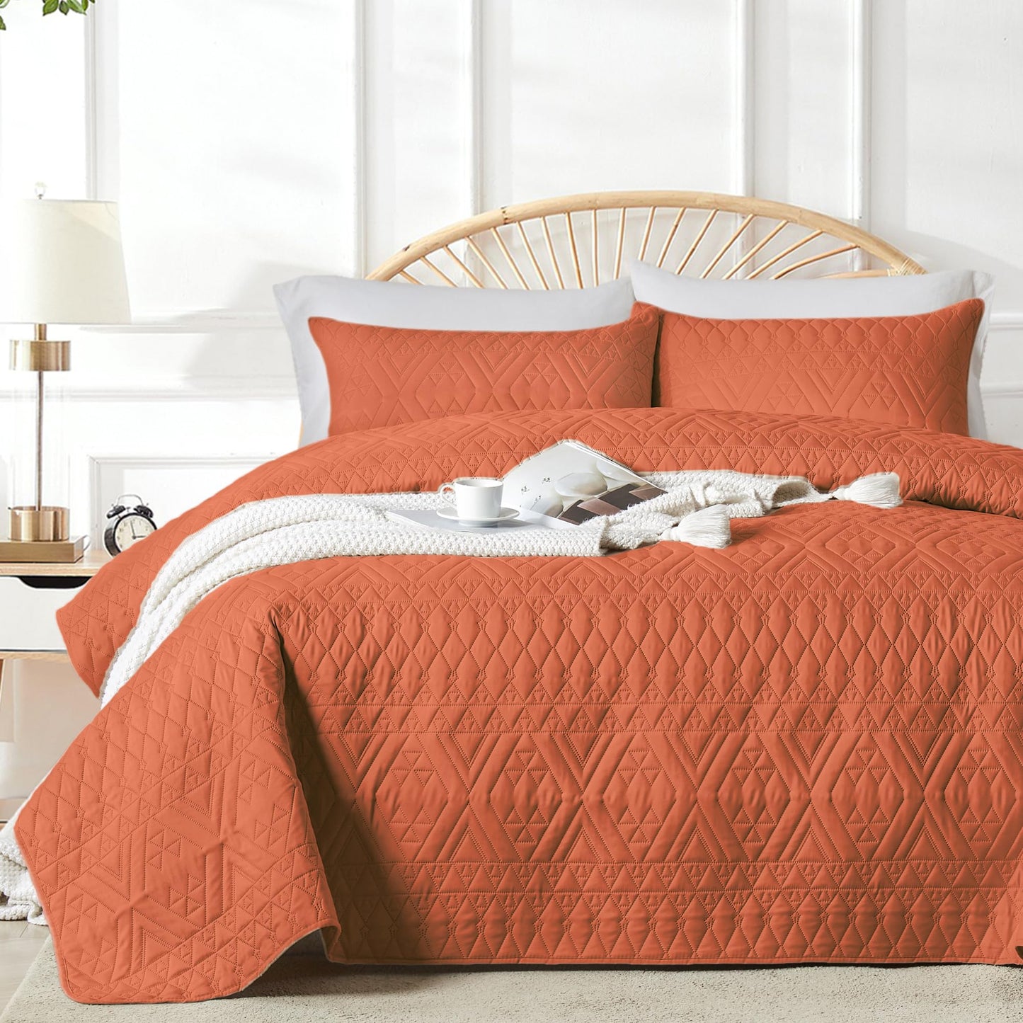 akkialla Full/Queen Size Quilt Bedding Set,Burnt Orange Lightweight Microfiber Soft Bedspread,Modern Style Geoetric Pattern Coverlet Set for All Seasons,3 Piece(1 Quilt,2 Pillow Shams)