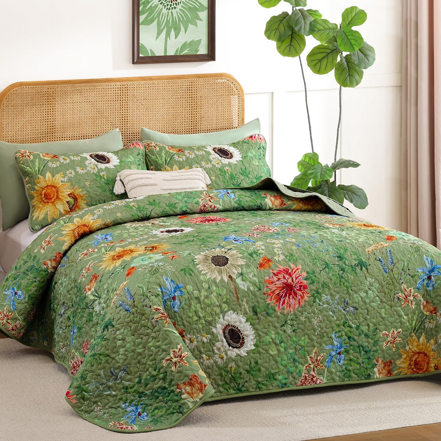 Yiran Floral King Size Quilt, Green Floral Bedspreads Bedding Set, 3 Pieces Botanical Spring Summer Soft Lightweight Coverlet with 2 Pillow Shams for All Season 106x90 Inch