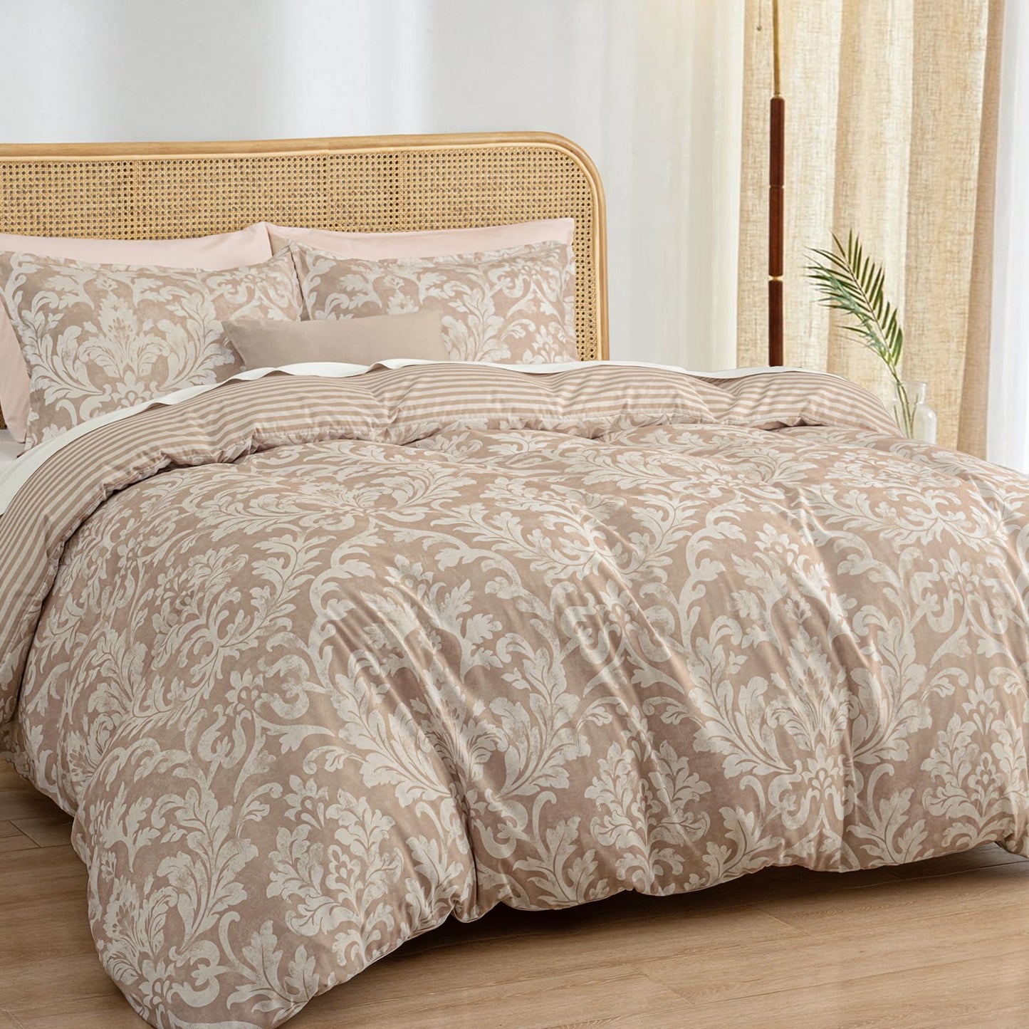 PHF Ultra Soft Floral Duvet Cover Queen Size, Printed Bedding Set 3 Pieces, Comfy Farmhouse Pattern Duvet Cover Set with 2 Pillow Shams, Zipper Closure and 8 Ties, 90"x90", Paisley-red