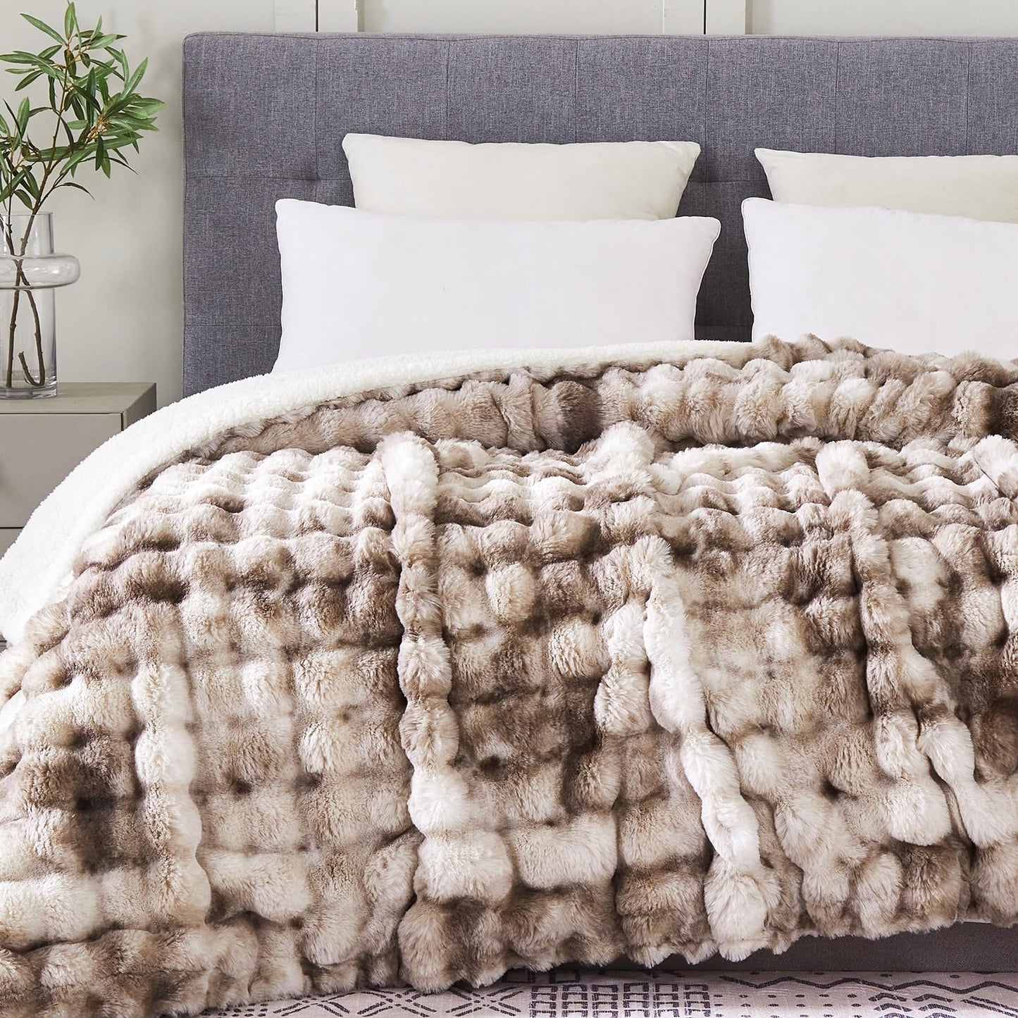 Serenhom 50x60 Inches Ultra-Soft Fuzzy Faux Fur Plush Throw Blanket - Thick, Warm Sherpa for Couch, Sofa, Bedroom, Camping - Decorative Blanket for Cozy Warmth, Bubble Brown Tie Dye