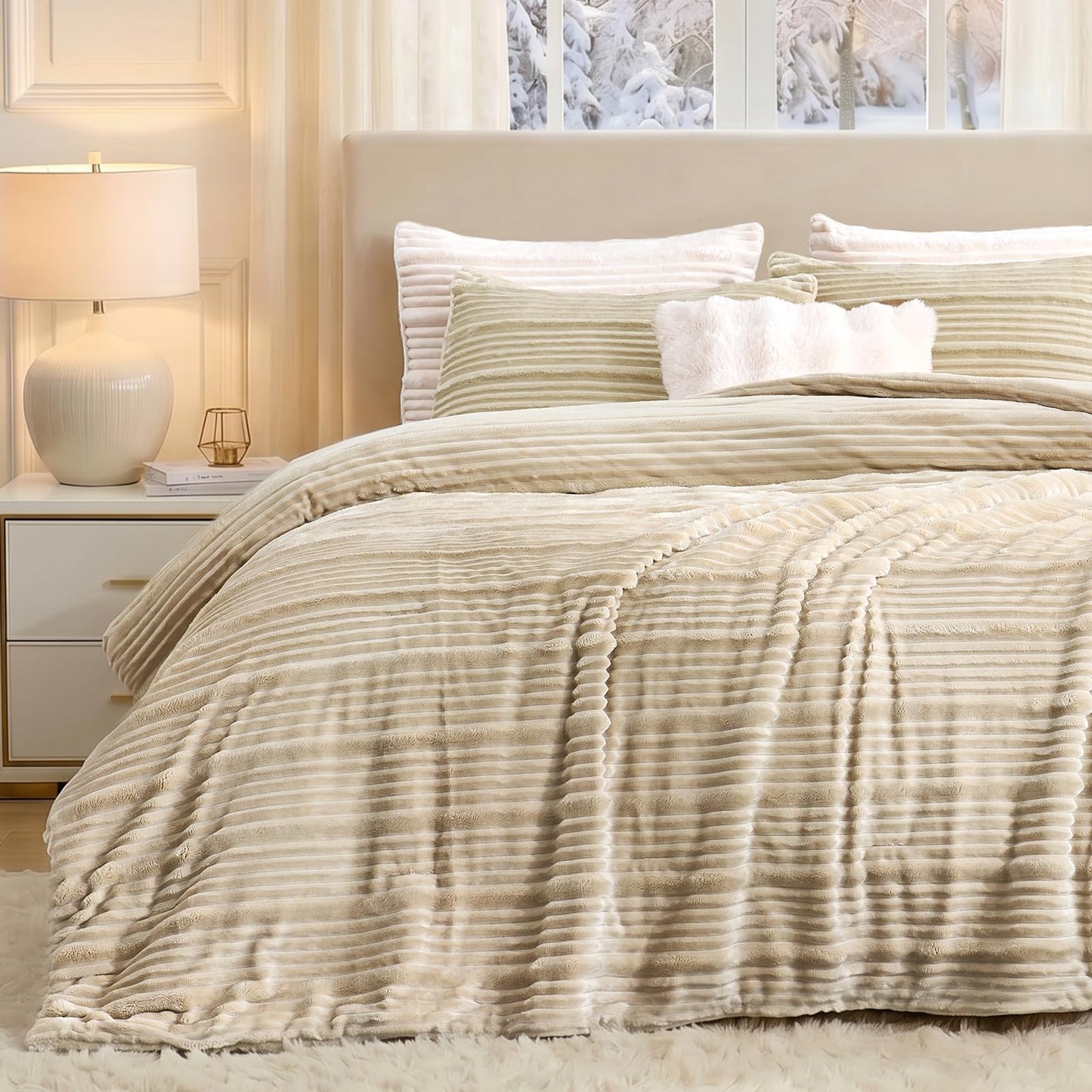 Amélie Home High-End Fleece Queen Comforter Set,Cozy Warm Striped Plush Bedding Set, 3 Pieces, 1 Cozy Comforter with 2 Pillowcases, Beige, 90"x90"