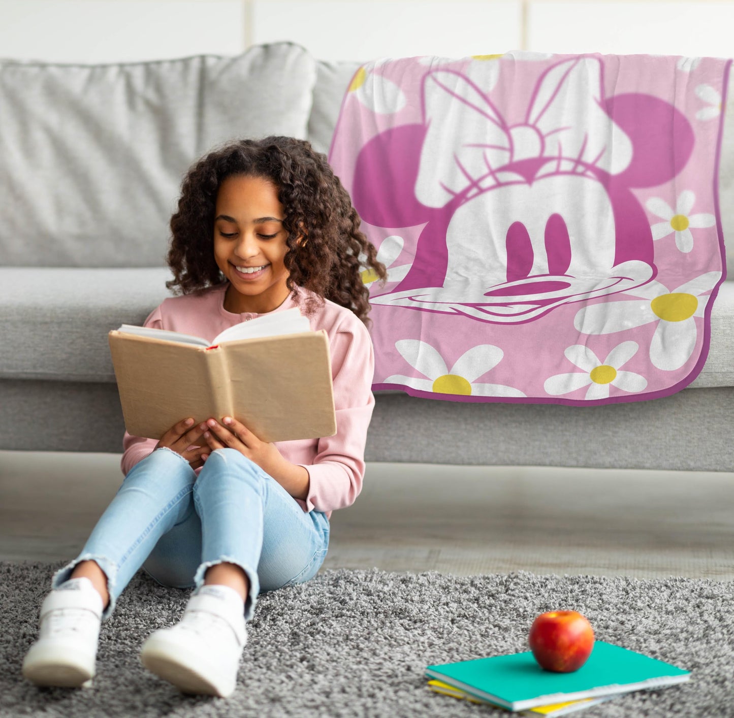 Jay Franco Kids Plush Throw Blanket – Soft & Cozy Fleece Throw for Bedroom & Couch Décor, Official Licensed Product, Pink - Minnie Mouse, 46x60 - Throw Blanket