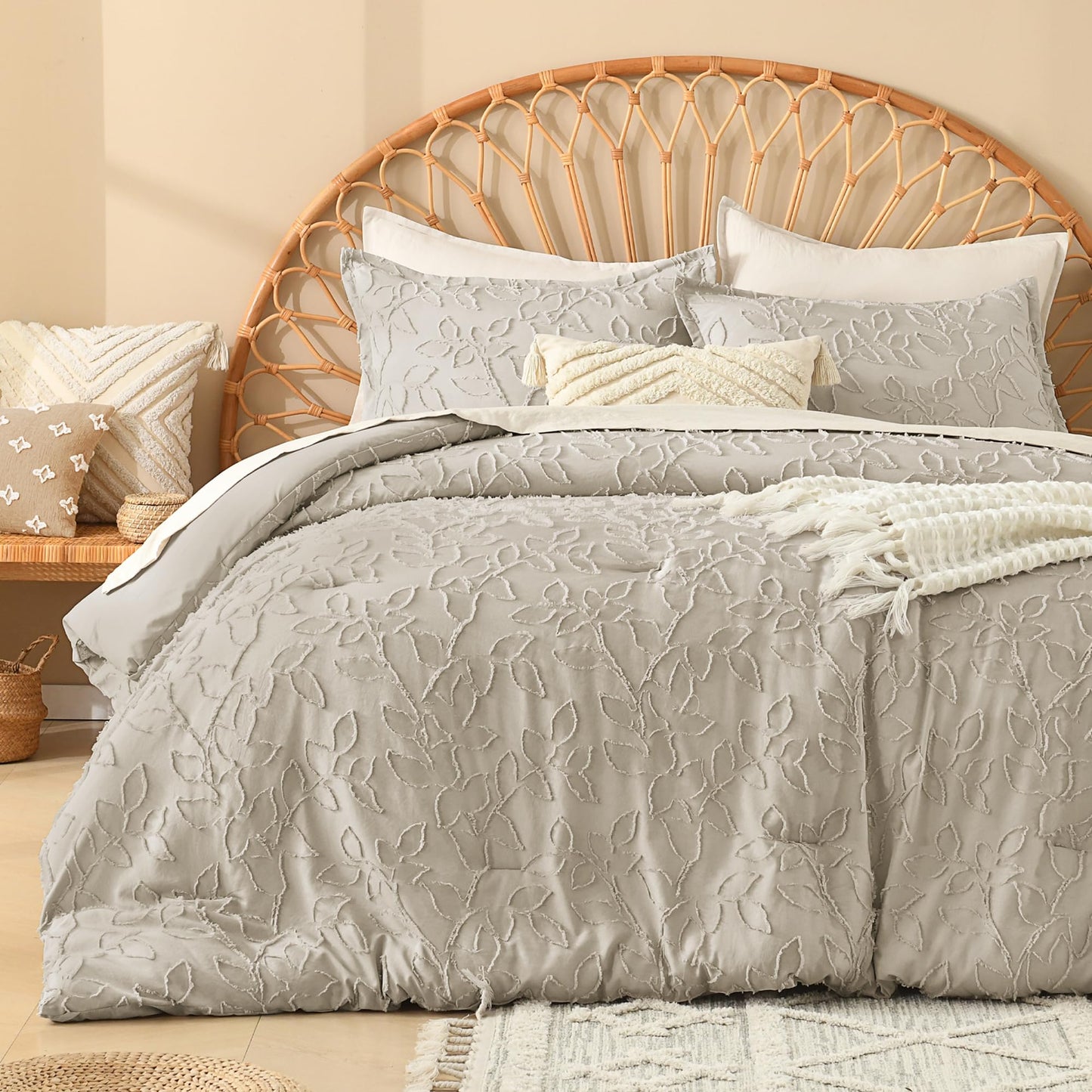 Litanika King Size Comforter Set Oatmeal, 3 Piece Khaki Boho Tufted Bedding, Beige Fluffy Farmhouse Bed Set for All Season with 2 Leaf Pattern Pillowcases（104x90In）