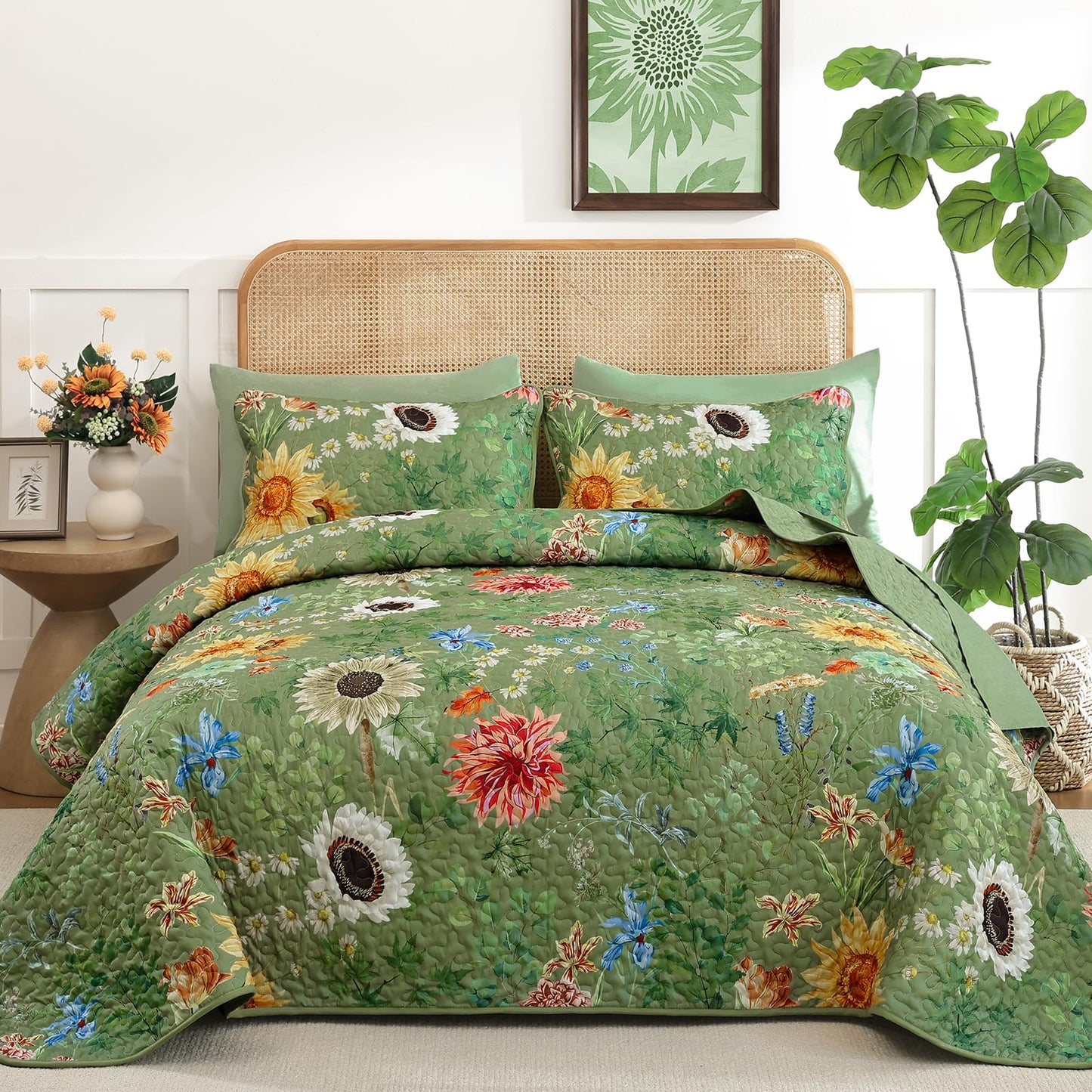 Yiran Floral King Size Quilt, Green Floral Bedspreads Bedding Set, 3 Pieces Botanical Spring Summer Soft Lightweight Coverlet with 2 Pillow Shams for All Season 106x90 Inch